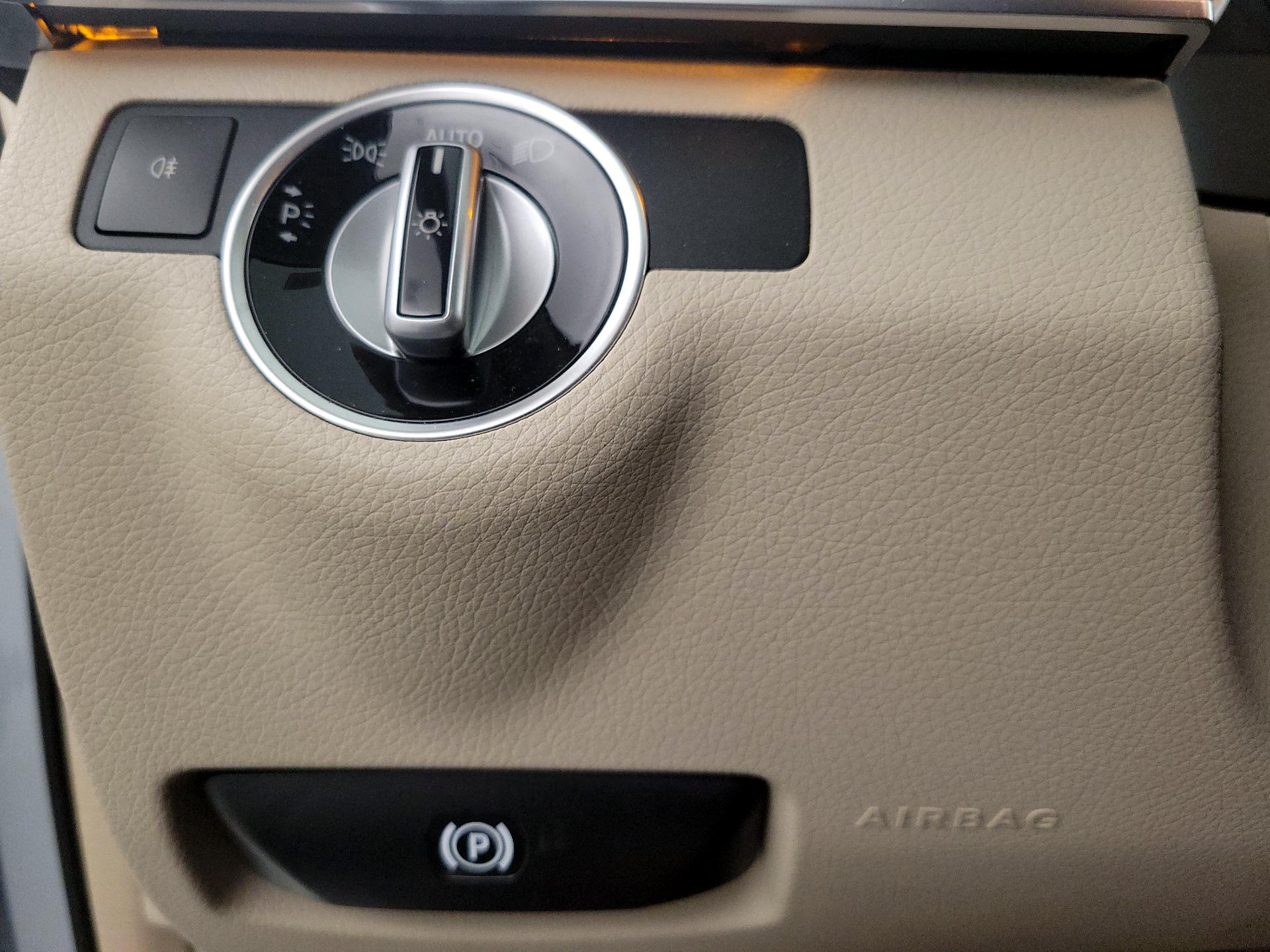 Thumbnail: 2015 Mercedes-Benz E-Class - 11