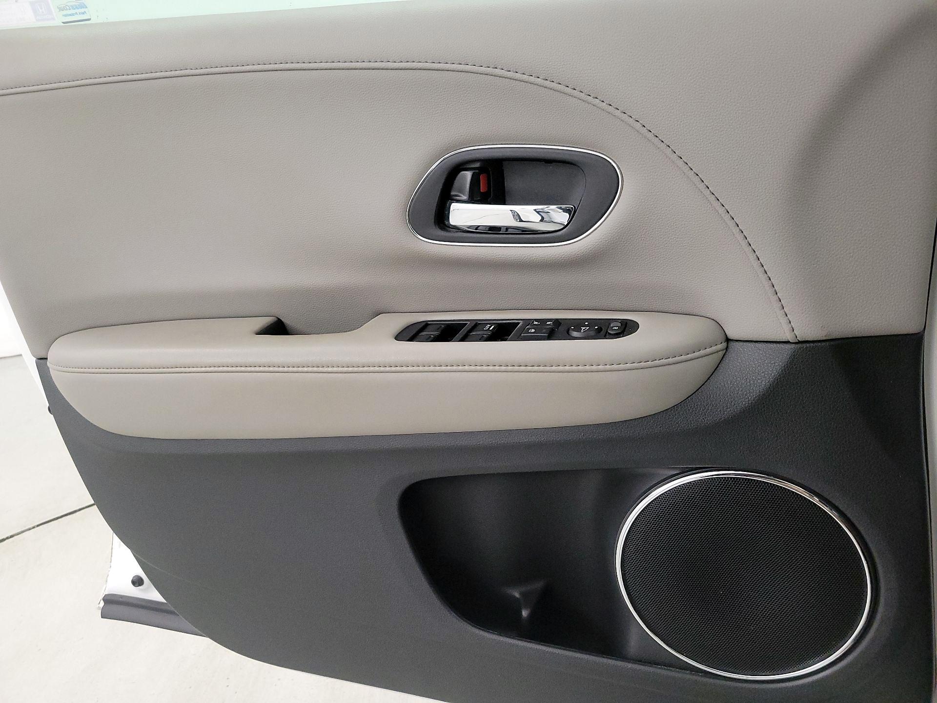 Thumbnail: 2018 Honda HR-V - 10