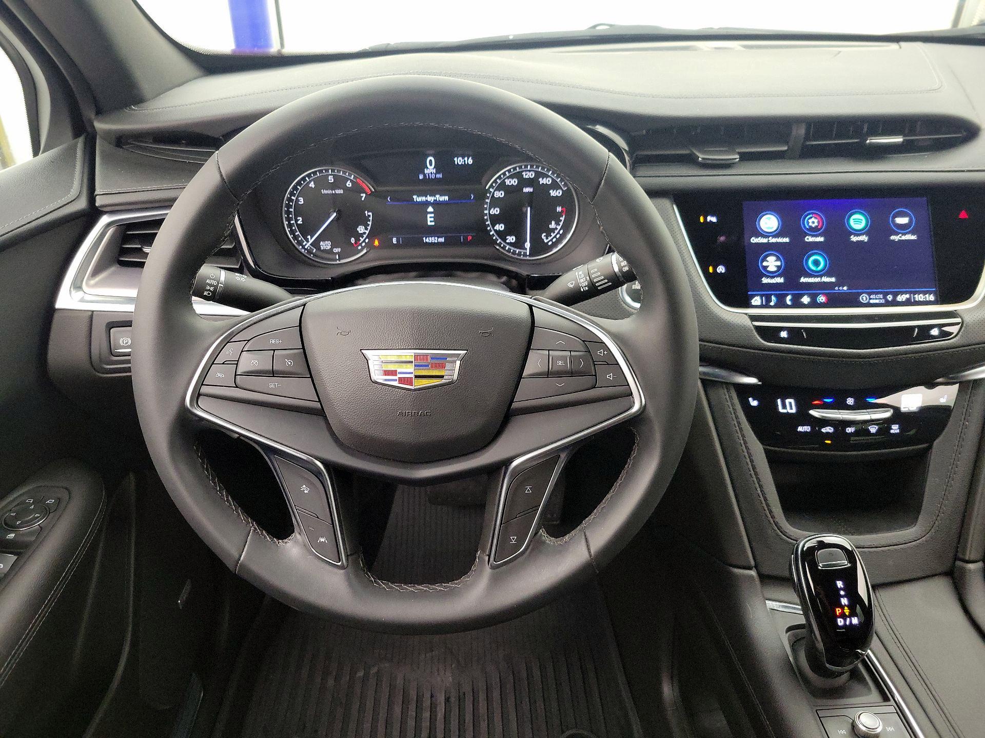 Thumbnail: 2024 Cadillac XT5 - 10
