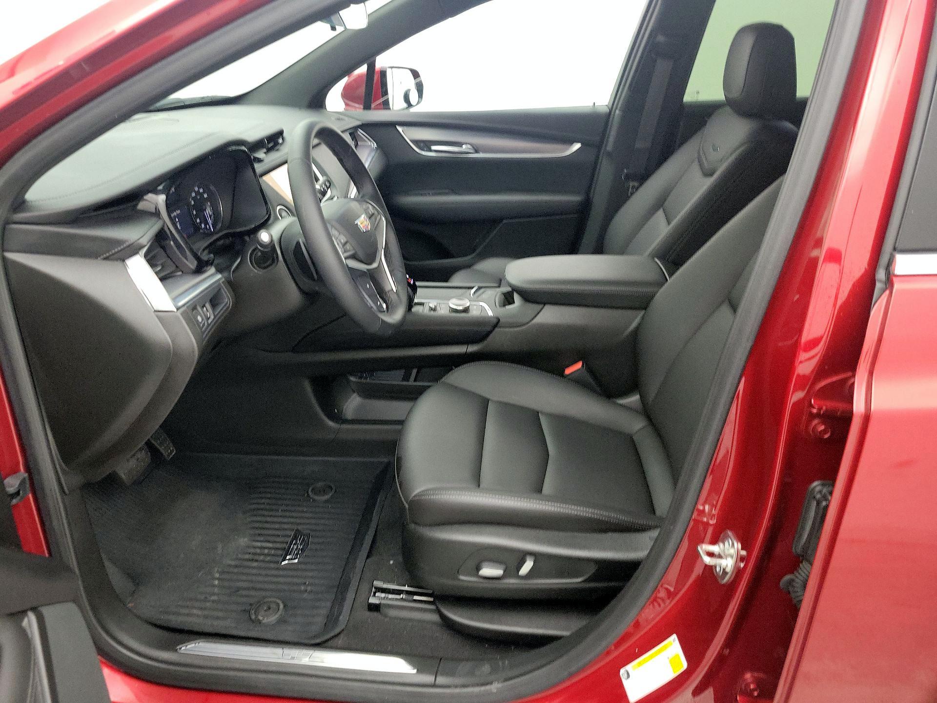 Thumbnail: 2024 Cadillac XT5 - 11
