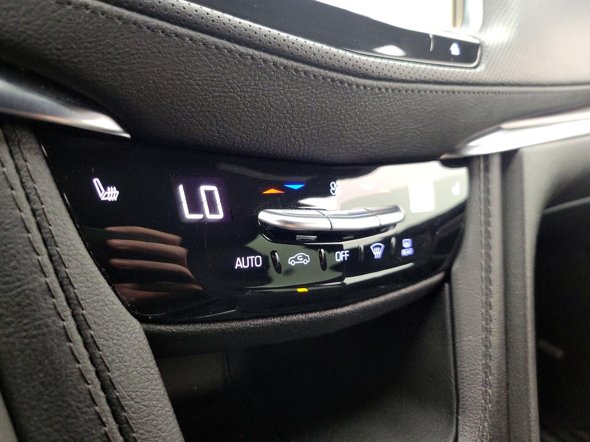 Thumbnail: 2024 Cadillac XT5 - 16