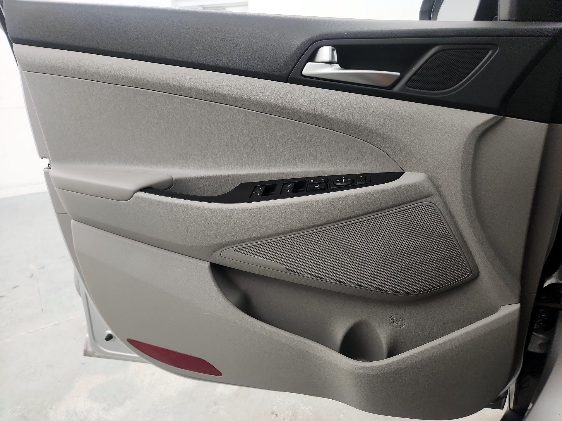 Thumbnail: 2019 Hyundai Tucson - 12