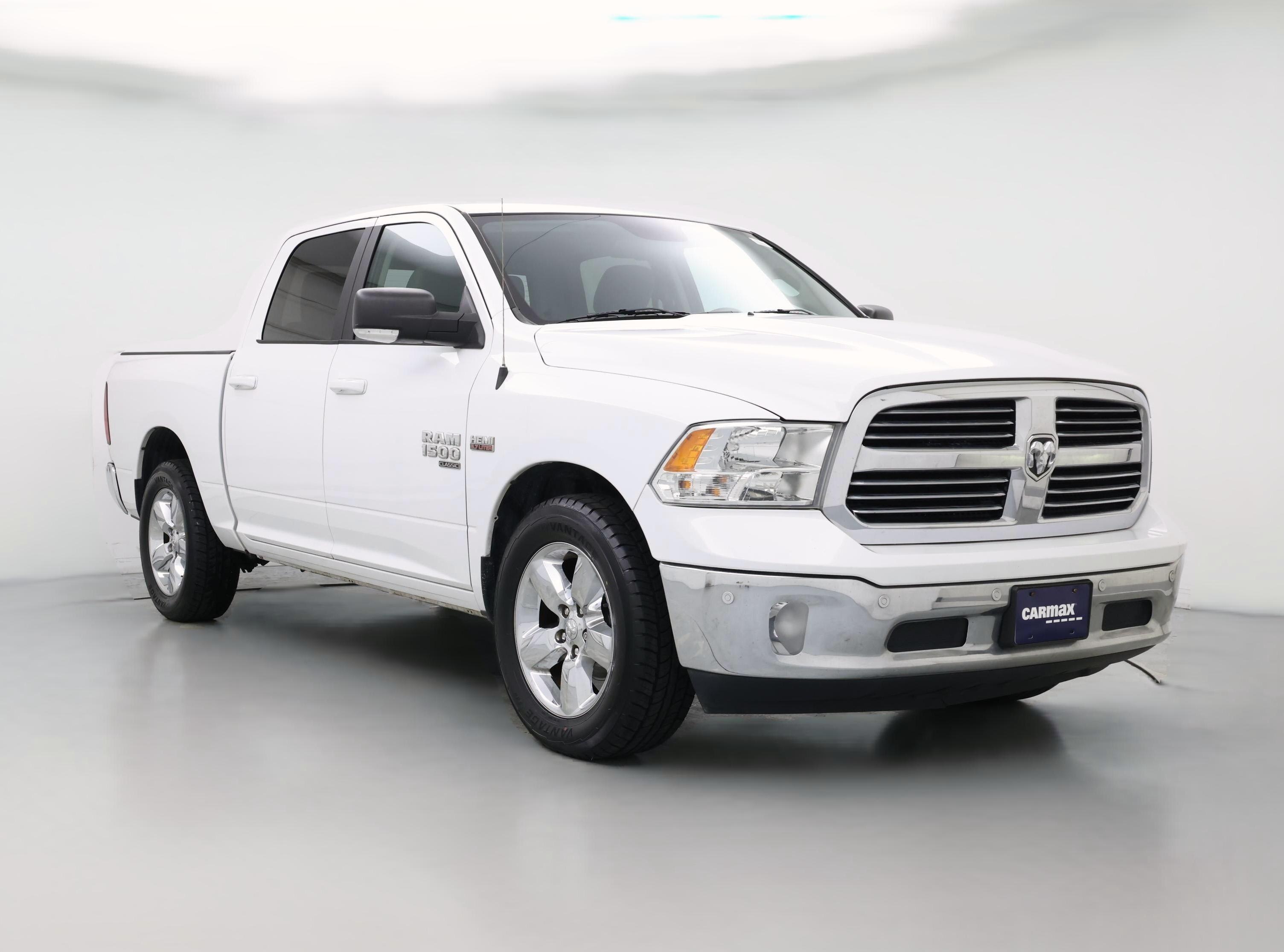 Thumbnail: 2019 RAM 1500 Classic - 1