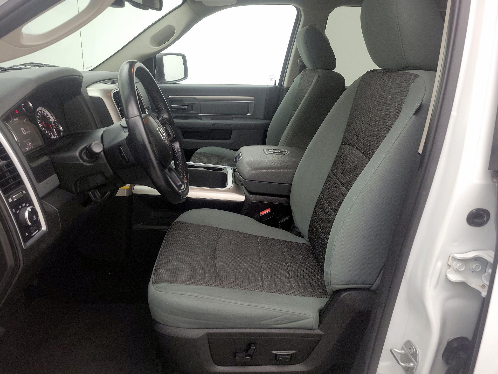 Thumbnail: 2019 RAM 1500 Classic - 11