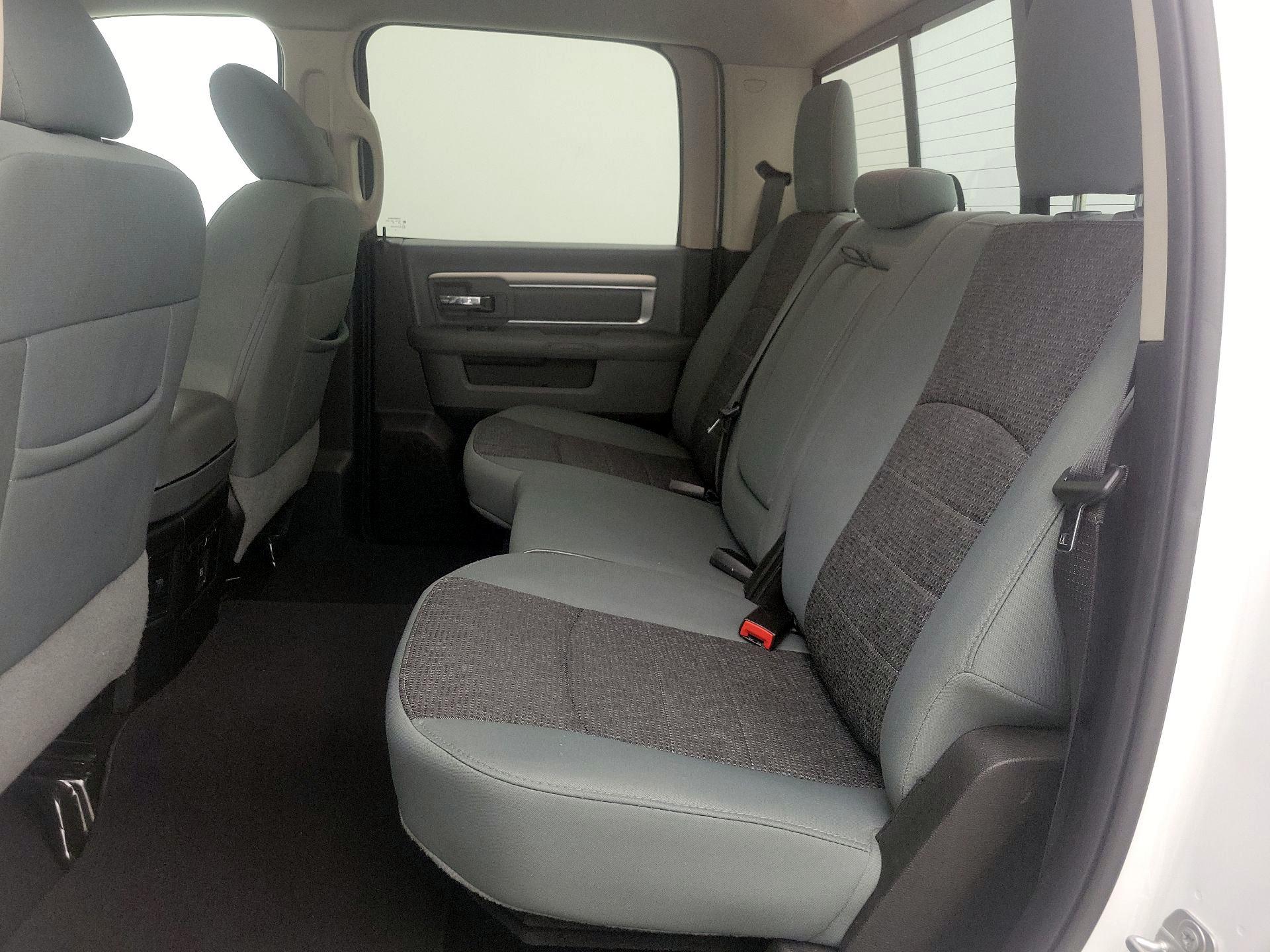 Thumbnail: 2019 RAM 1500 Classic - 19