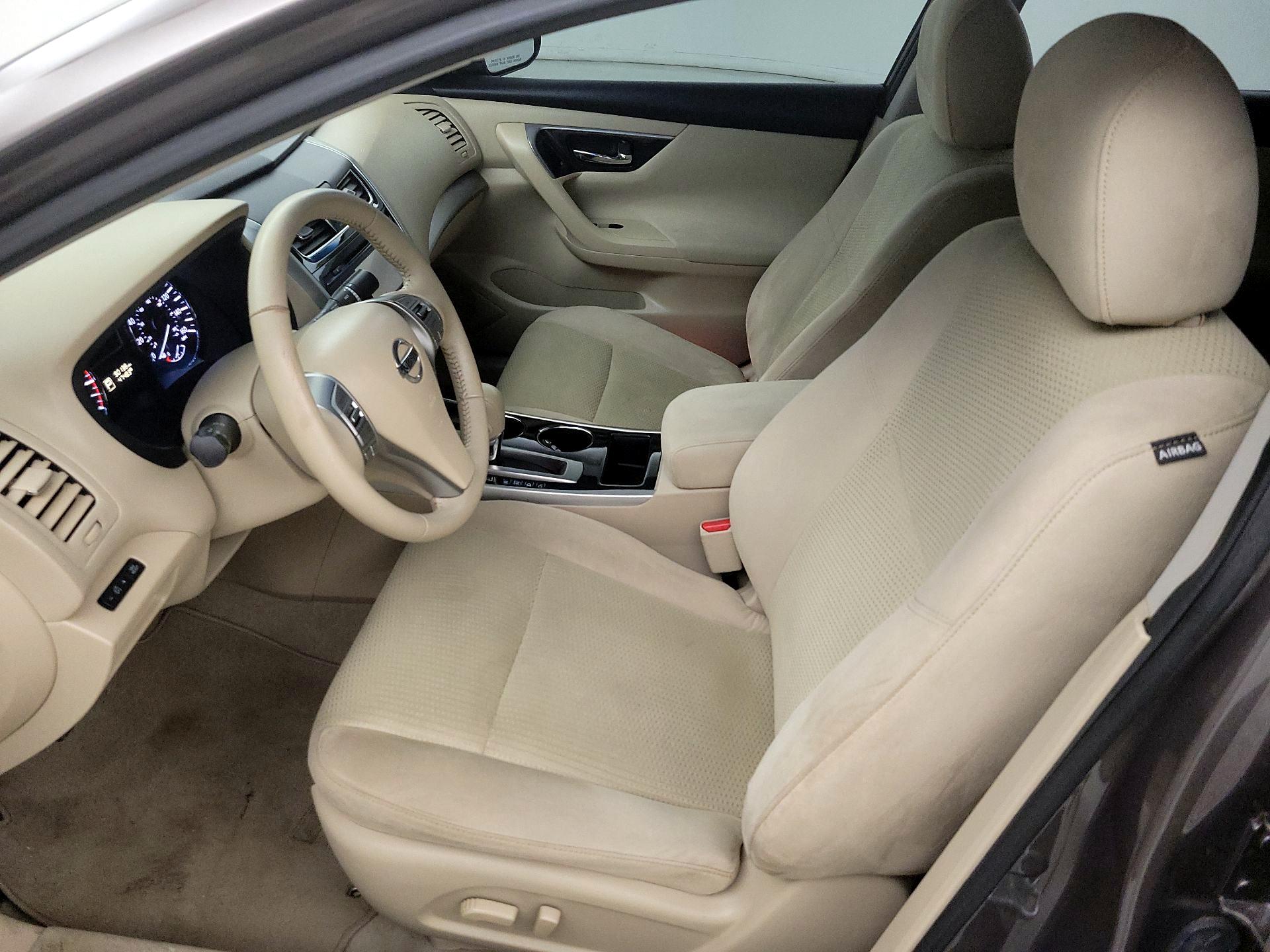 Thumbnail: 2014 Nissan Altima - 9