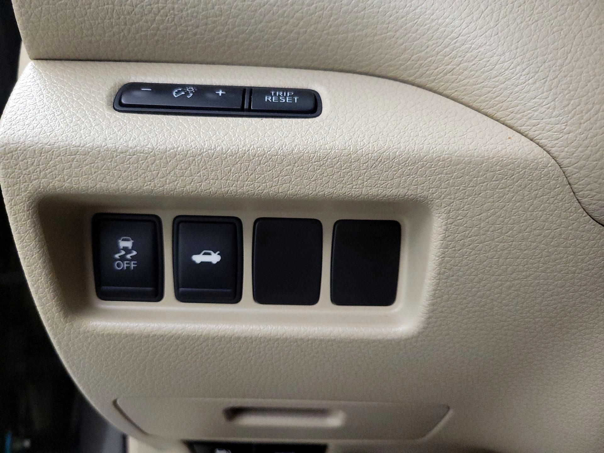Thumbnail: 2014 Nissan Altima - 11