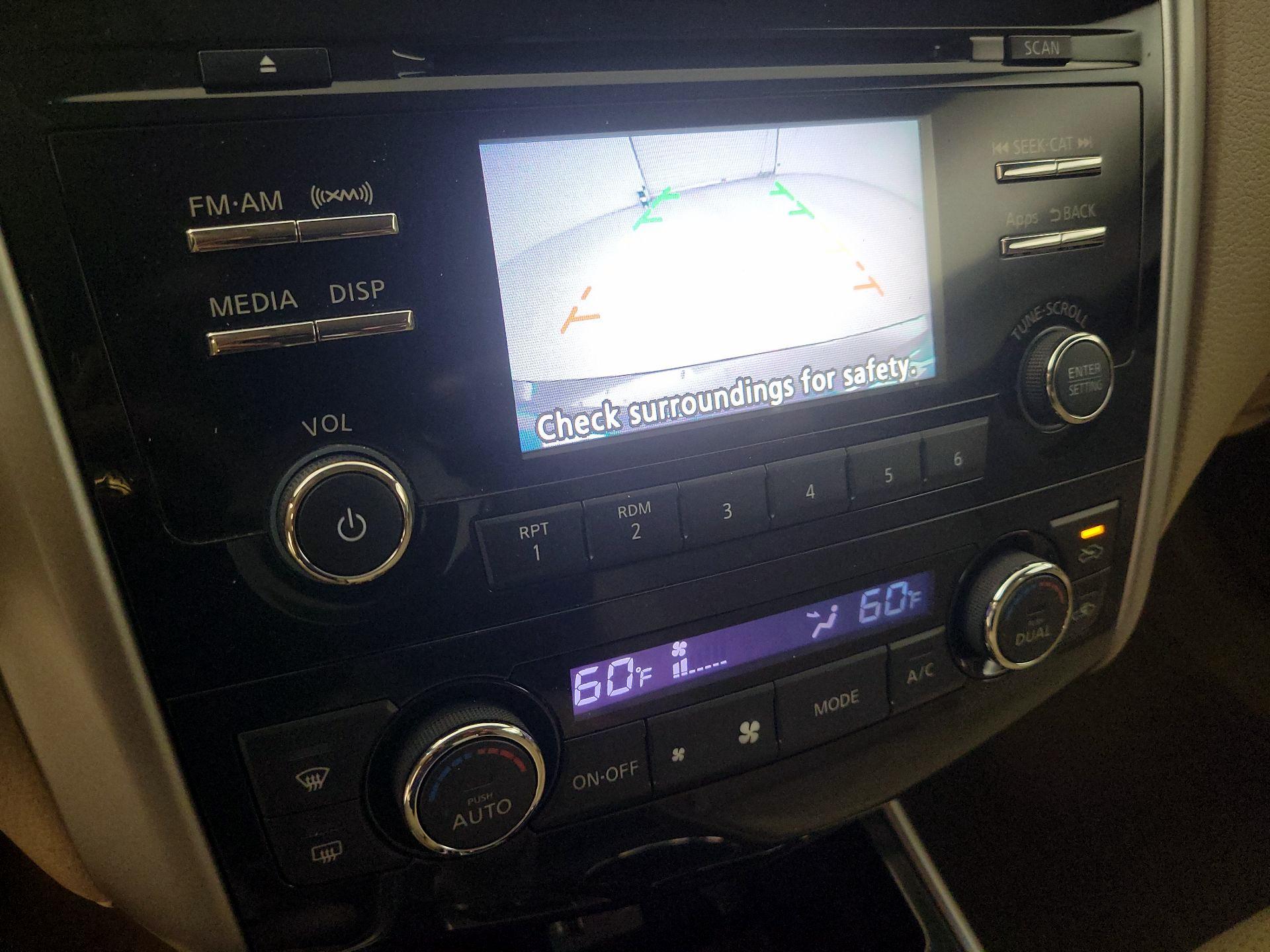 Thumbnail: 2014 Nissan Altima - 12
