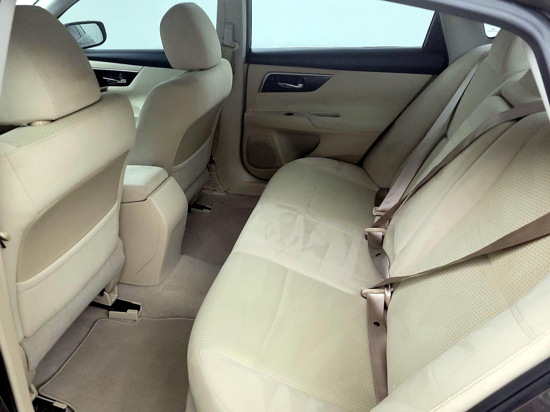 Thumbnail: 2014 Nissan Altima - 17
