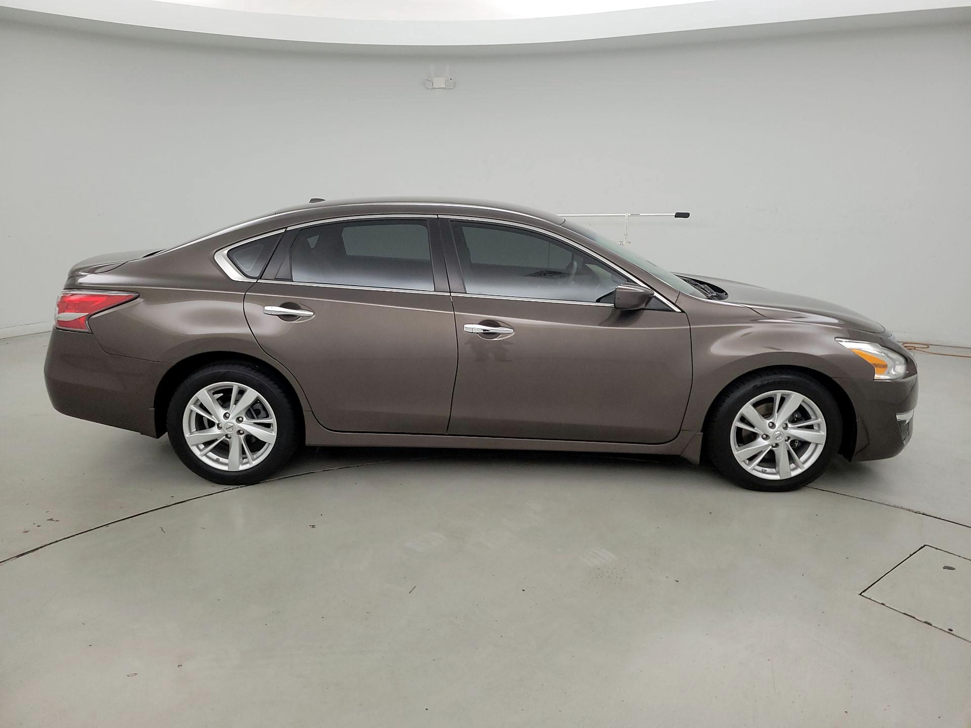 Thumbnail: 2014 Nissan Altima - 4