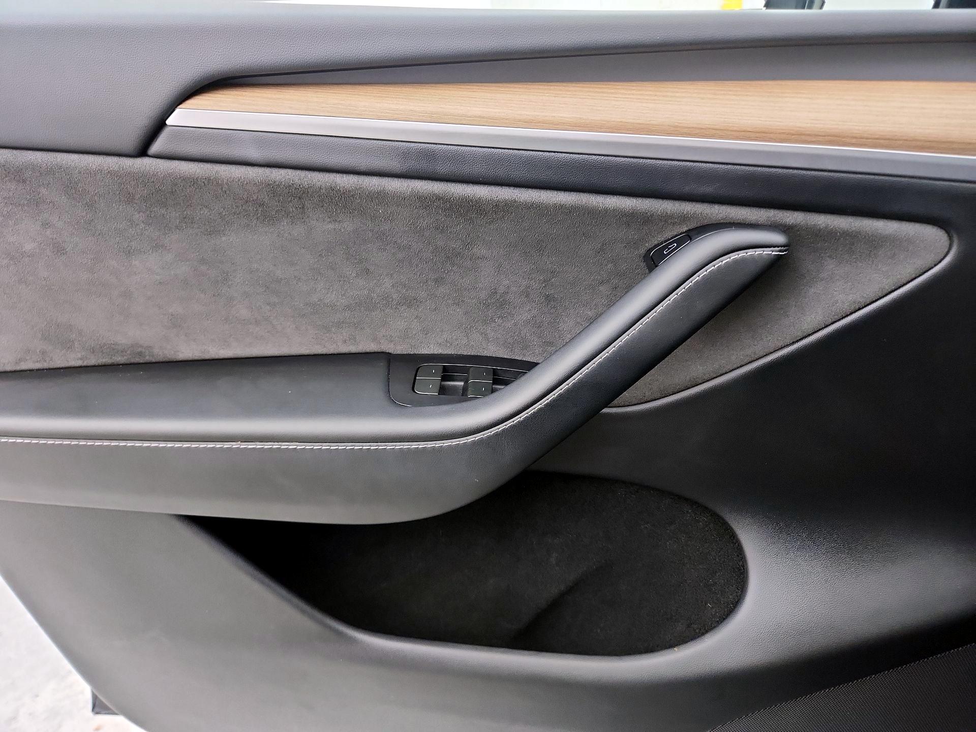 Thumbnail: 2023 Tesla Model Y - 12