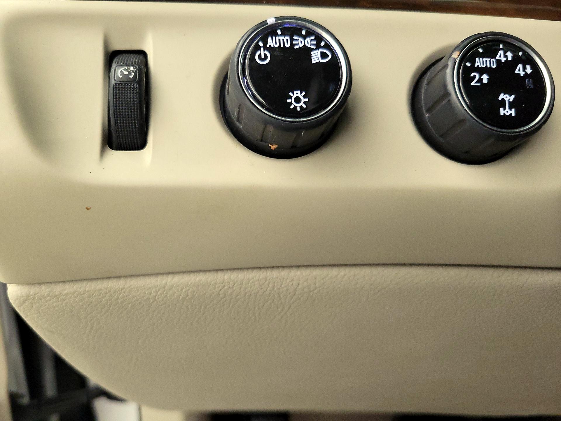 Thumbnail: 2016 Cadillac Escalade - 11