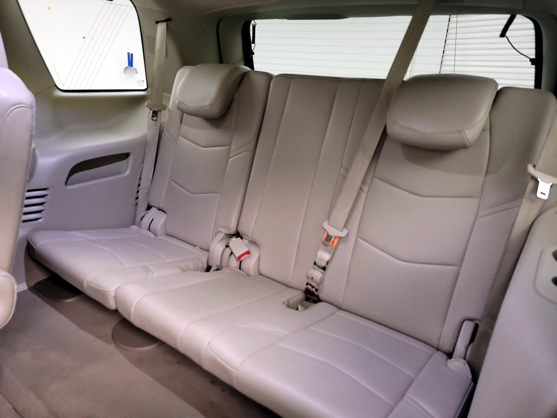Thumbnail: 2016 Cadillac Escalade - 18