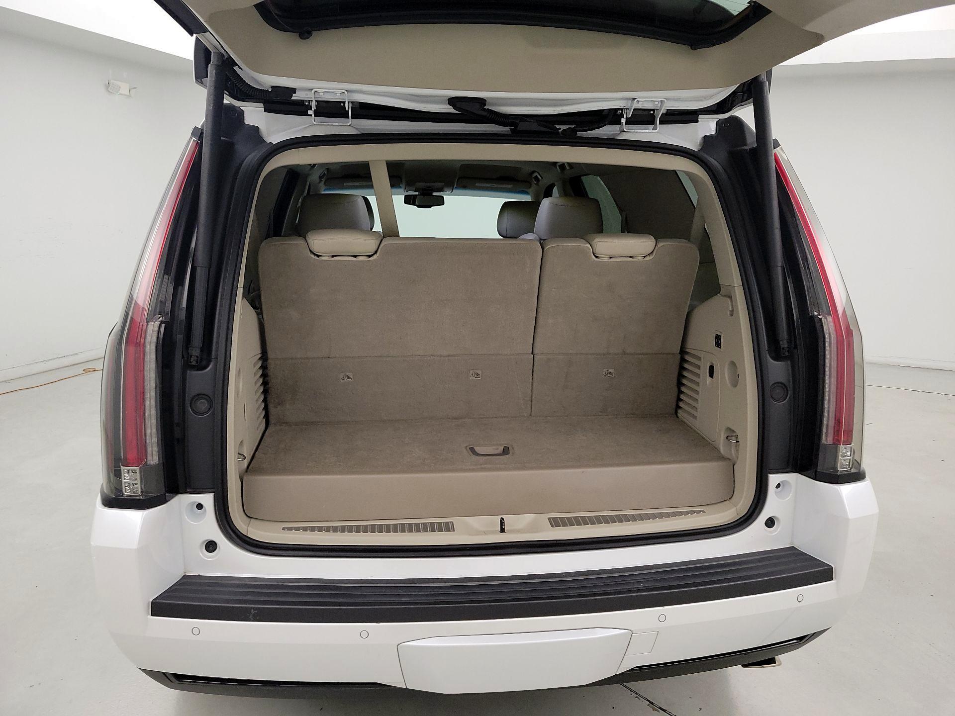 Thumbnail: 2016 Cadillac Escalade - 19