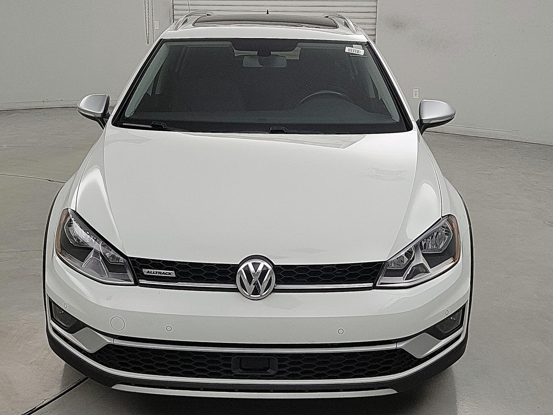 Thumbnail: 2017 Volkswagen Golf - 2