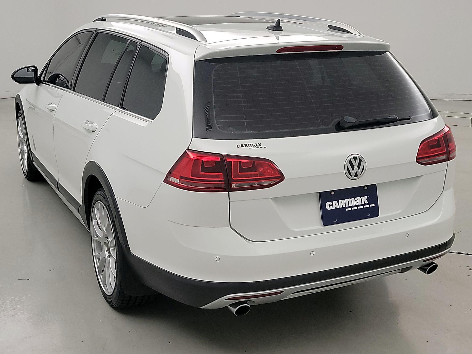 Thumbnail: 2017 Volkswagen Golf - 7