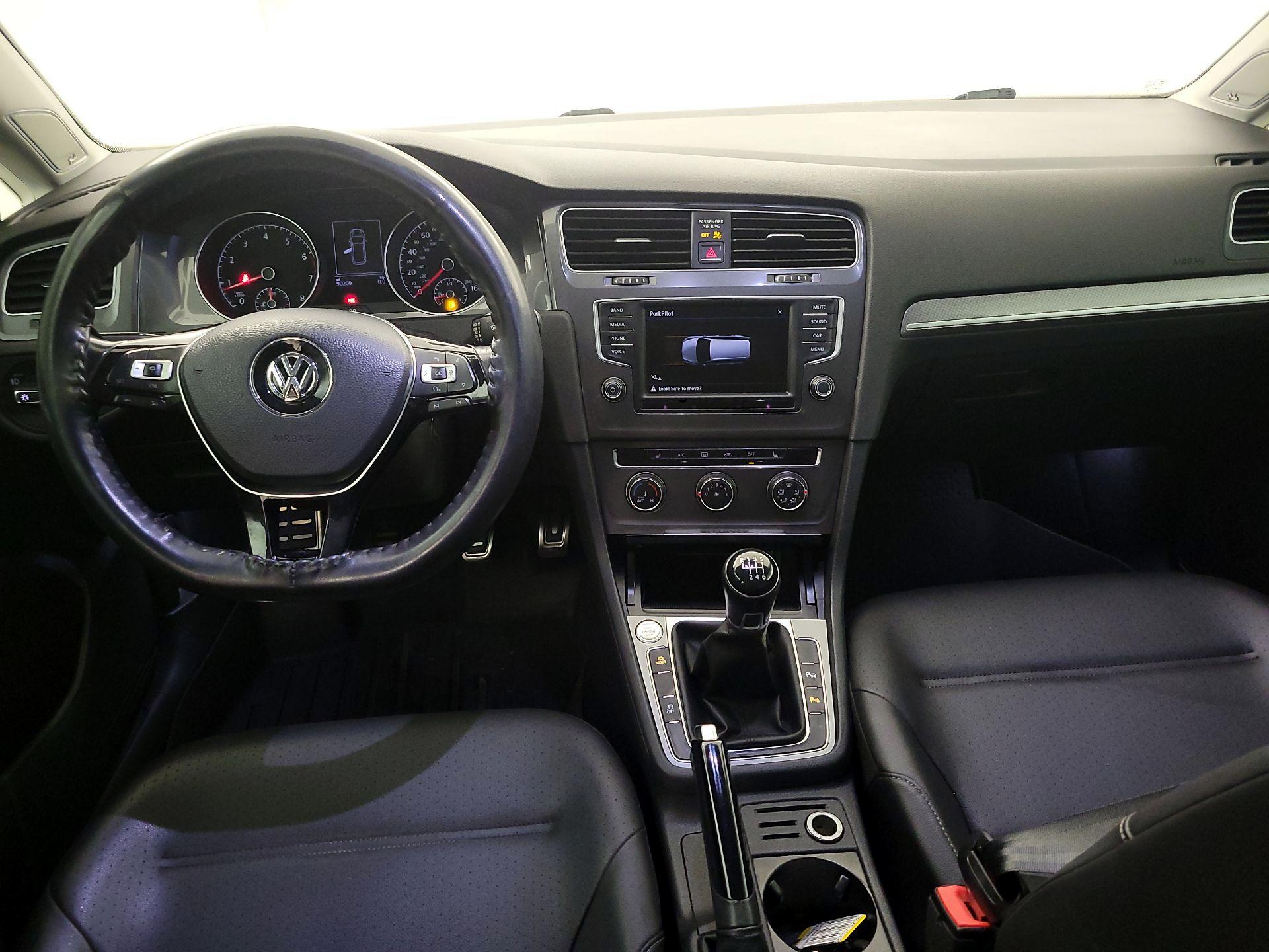 Thumbnail: 2017 Volkswagen Golf - 8