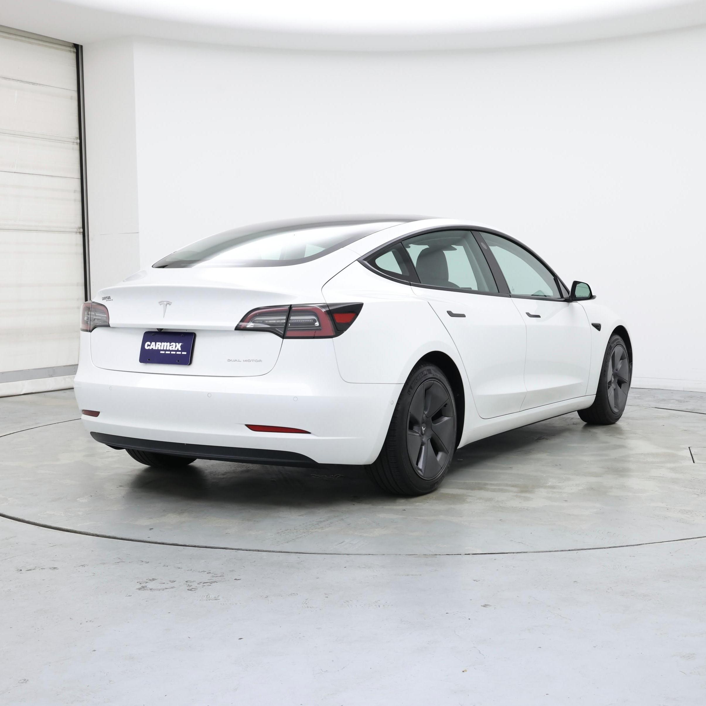 Thumbnail: 2022 Tesla Model 3 - 8