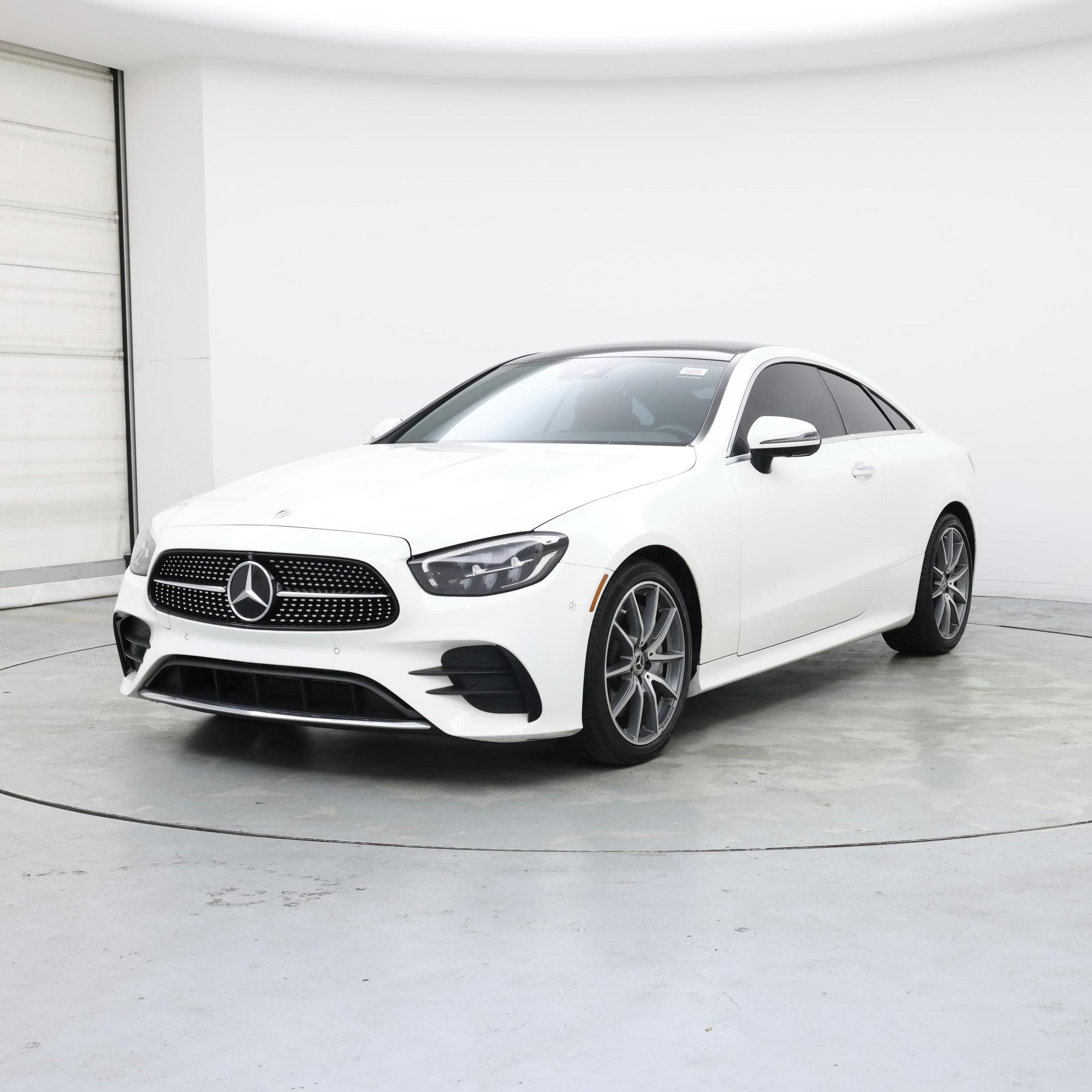 Thumbnail: 2022 Mercedes-Benz E-Class - 4
