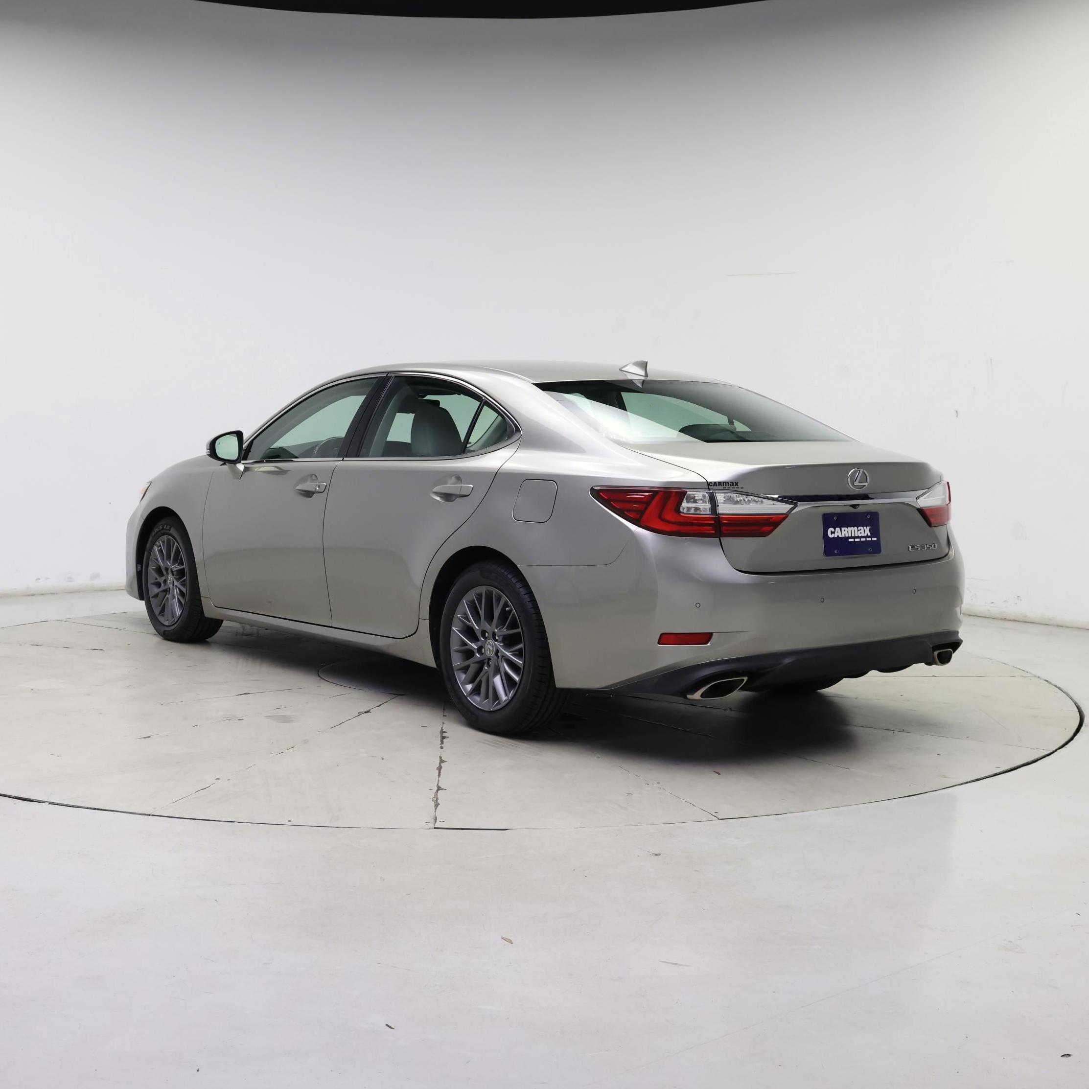 Thumbnail: 2018 Lexus ES - 2
