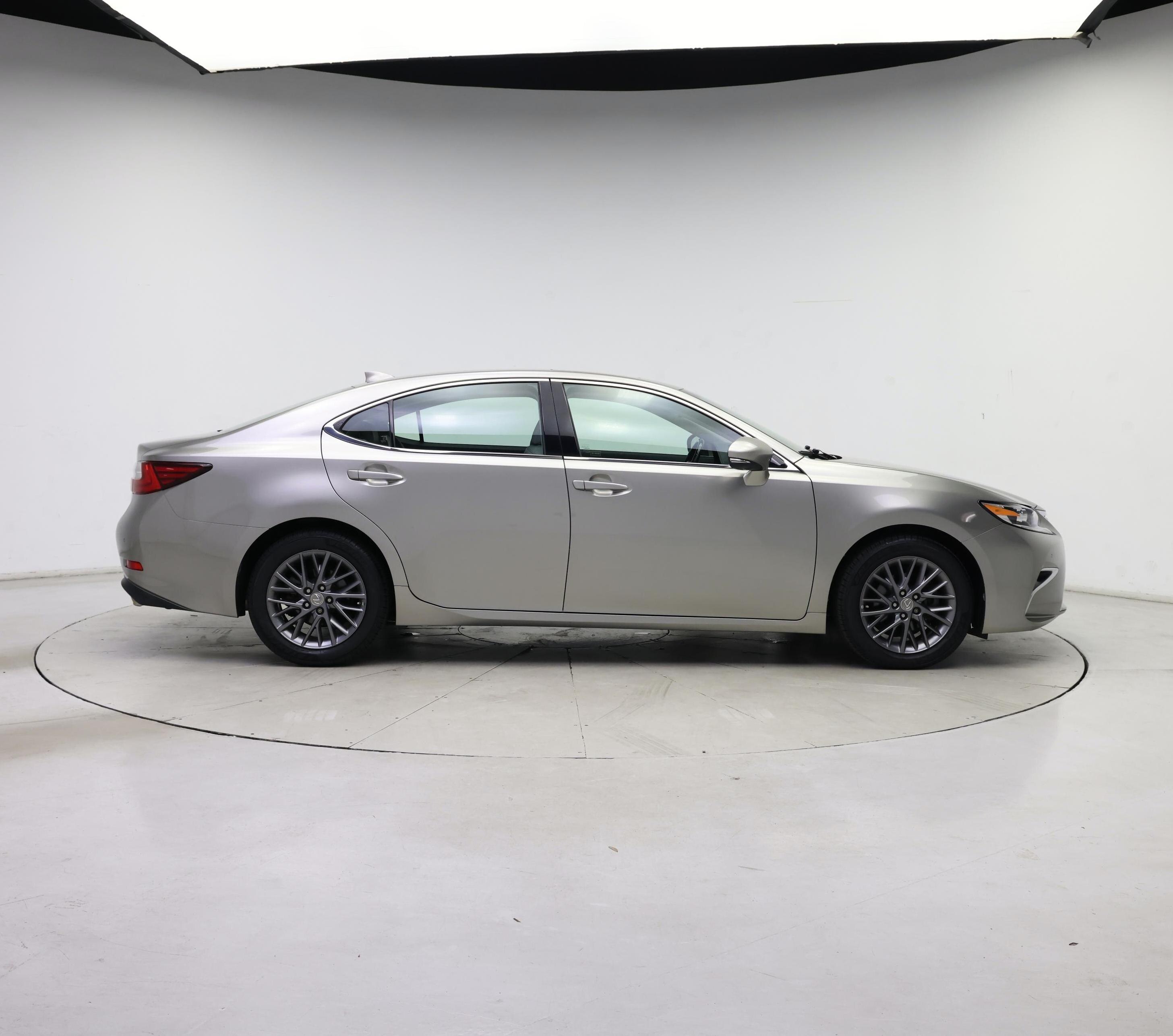 Thumbnail: 2018 Lexus ES - 7