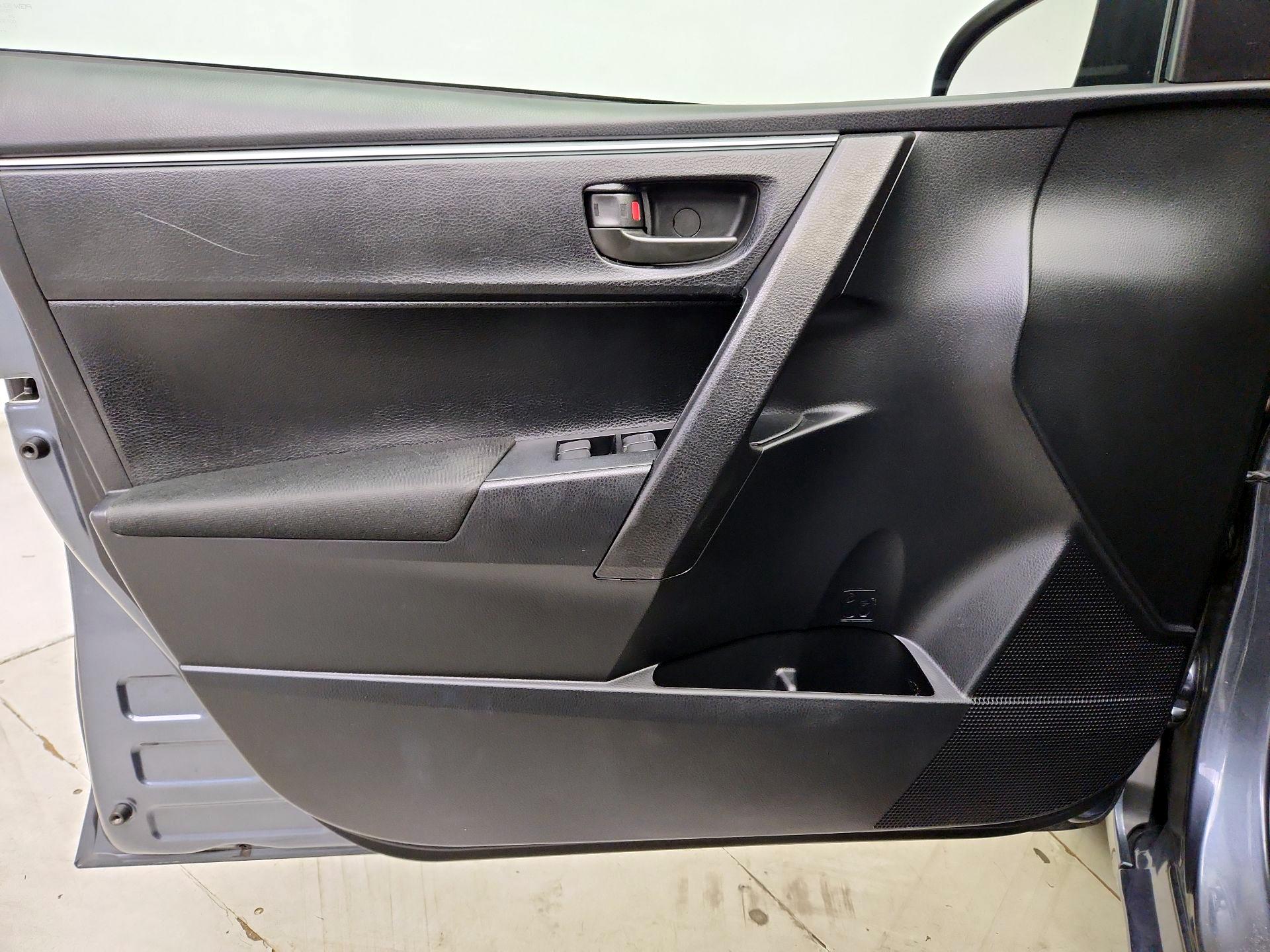 Thumbnail: 2015 Toyota Corolla - 12