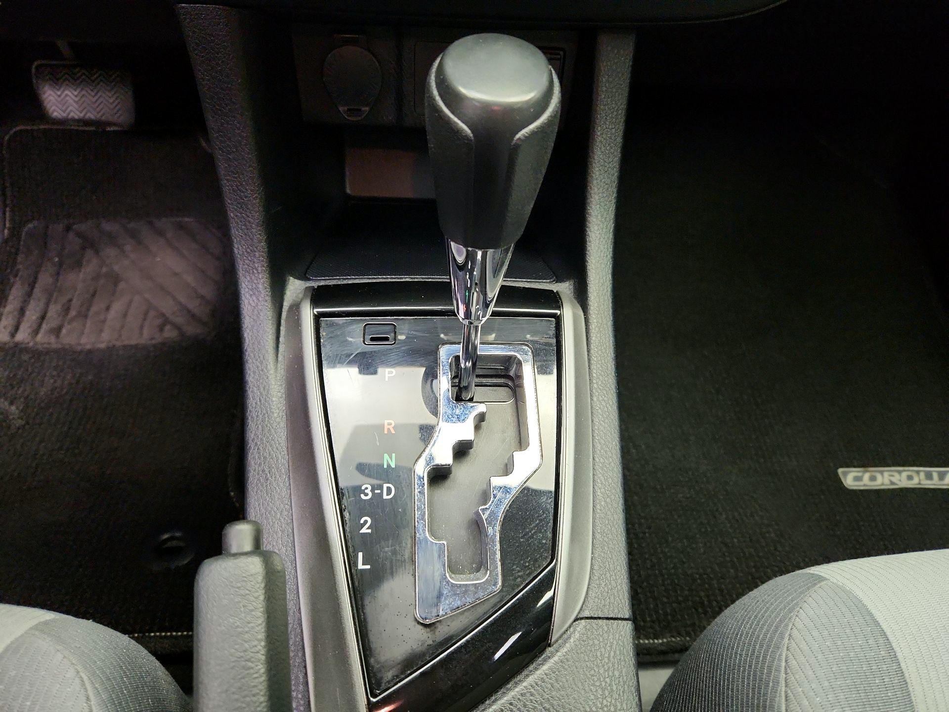 Thumbnail: 2015 Toyota Corolla - 16
