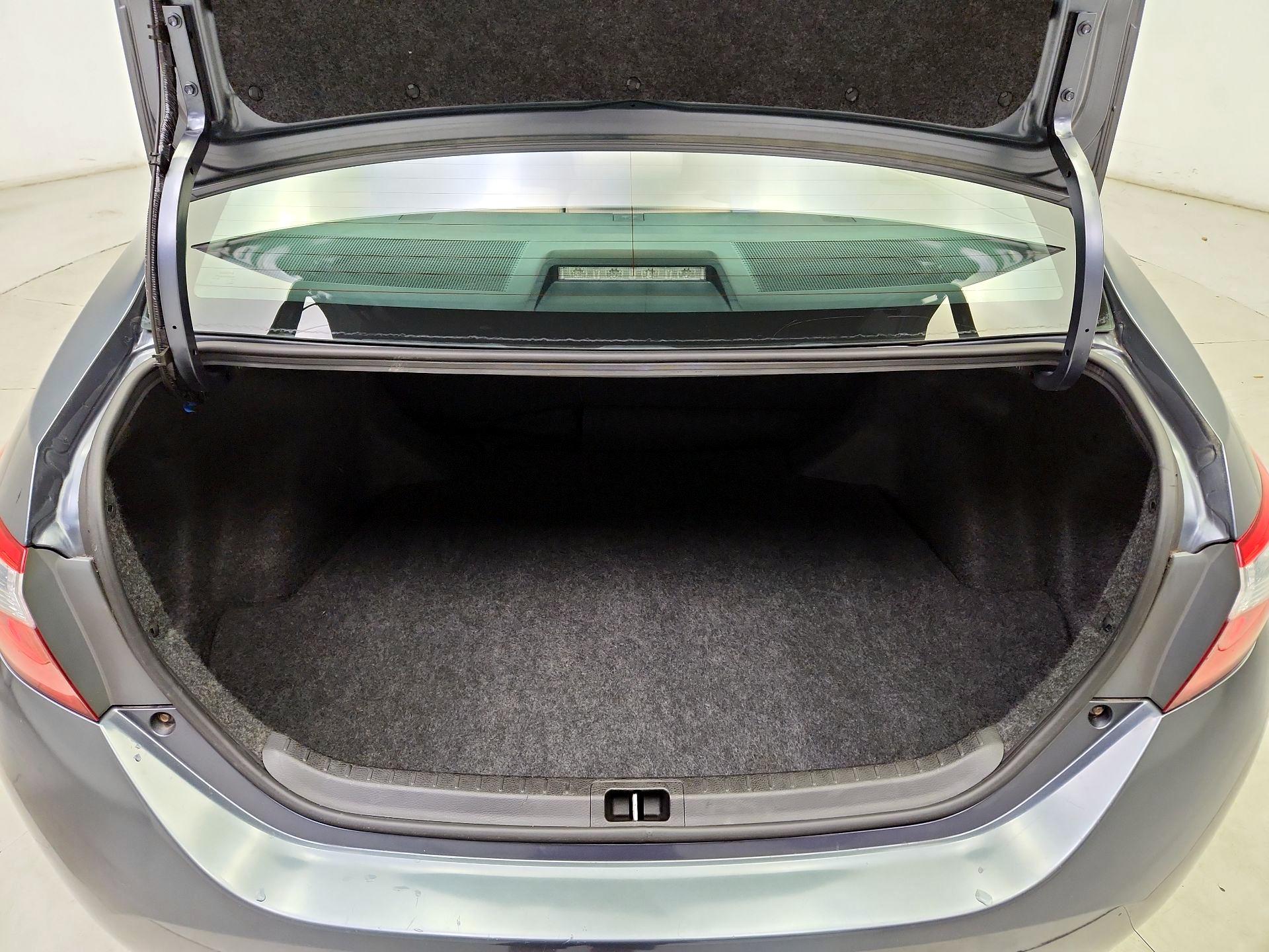 Thumbnail: 2015 Toyota Corolla - 19