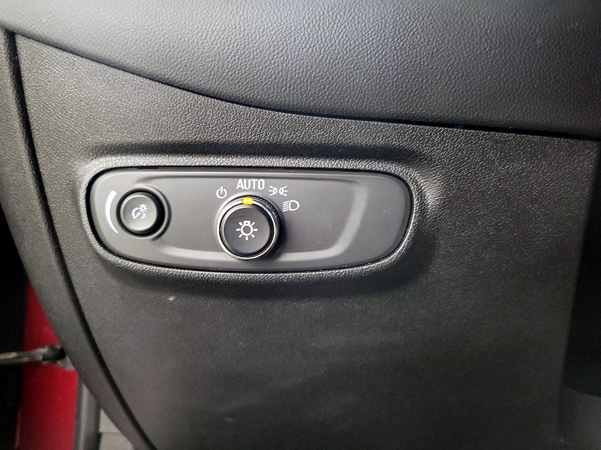 Thumbnail: 2018 Chevrolet Equinox - 13