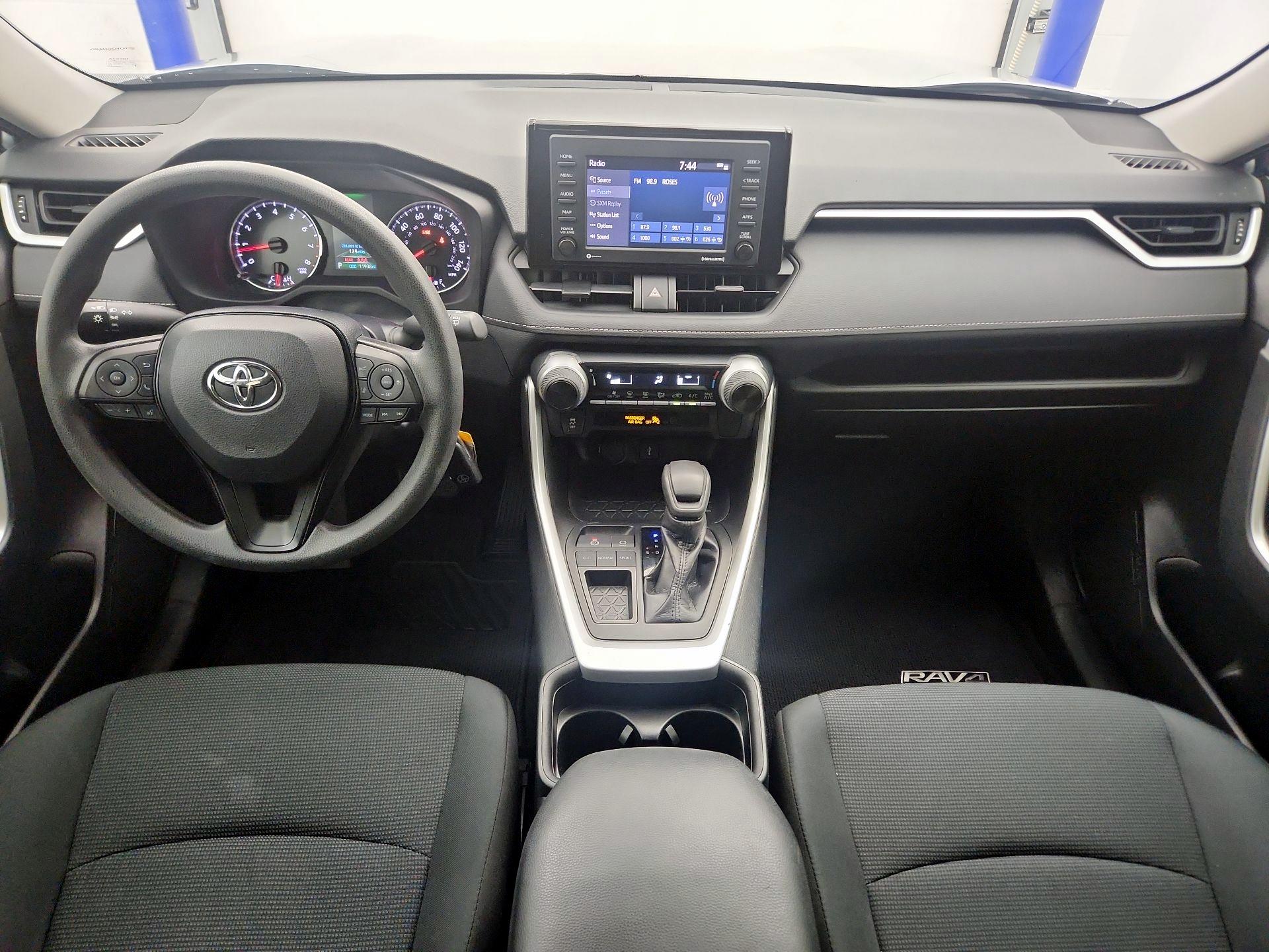 Thumbnail: 2021 Toyota RAV4 - 9