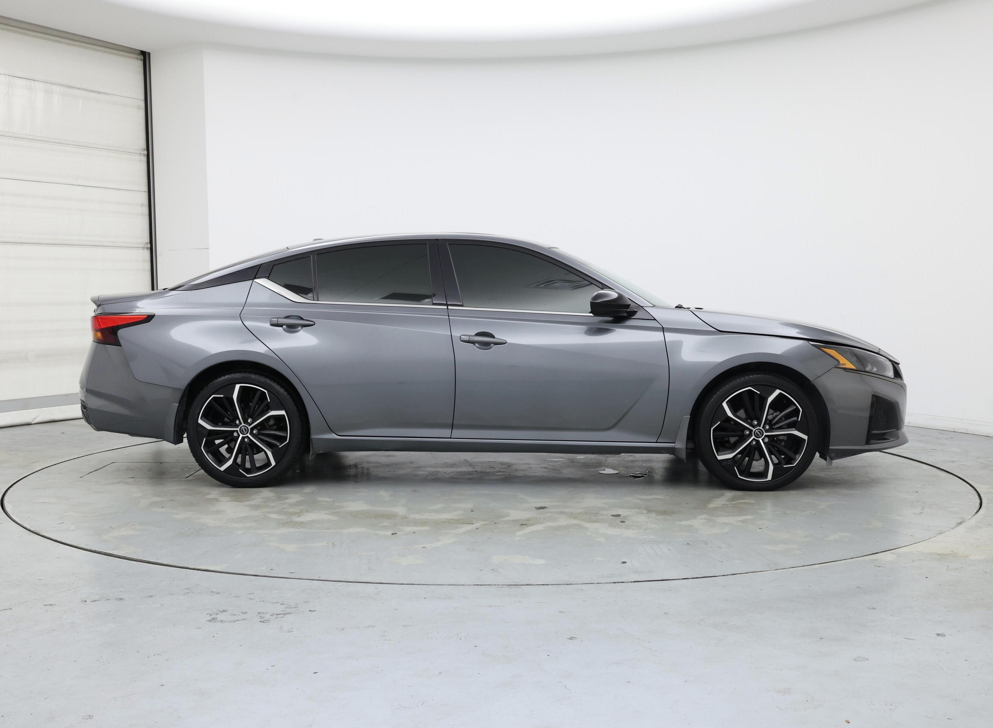 Thumbnail: 2023 Nissan Altima - 7