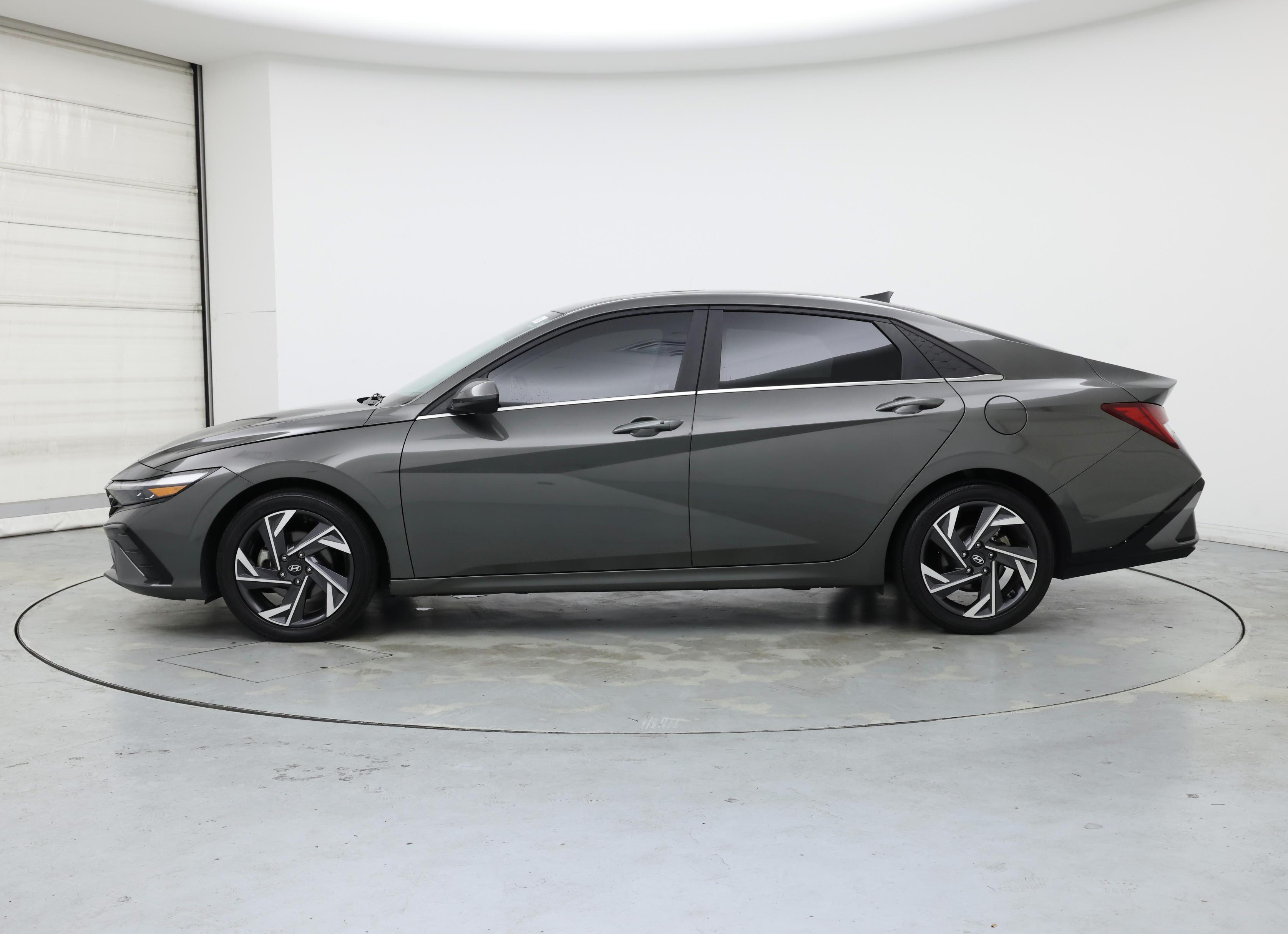 Thumbnail: 2024 Hyundai Elantra - 3