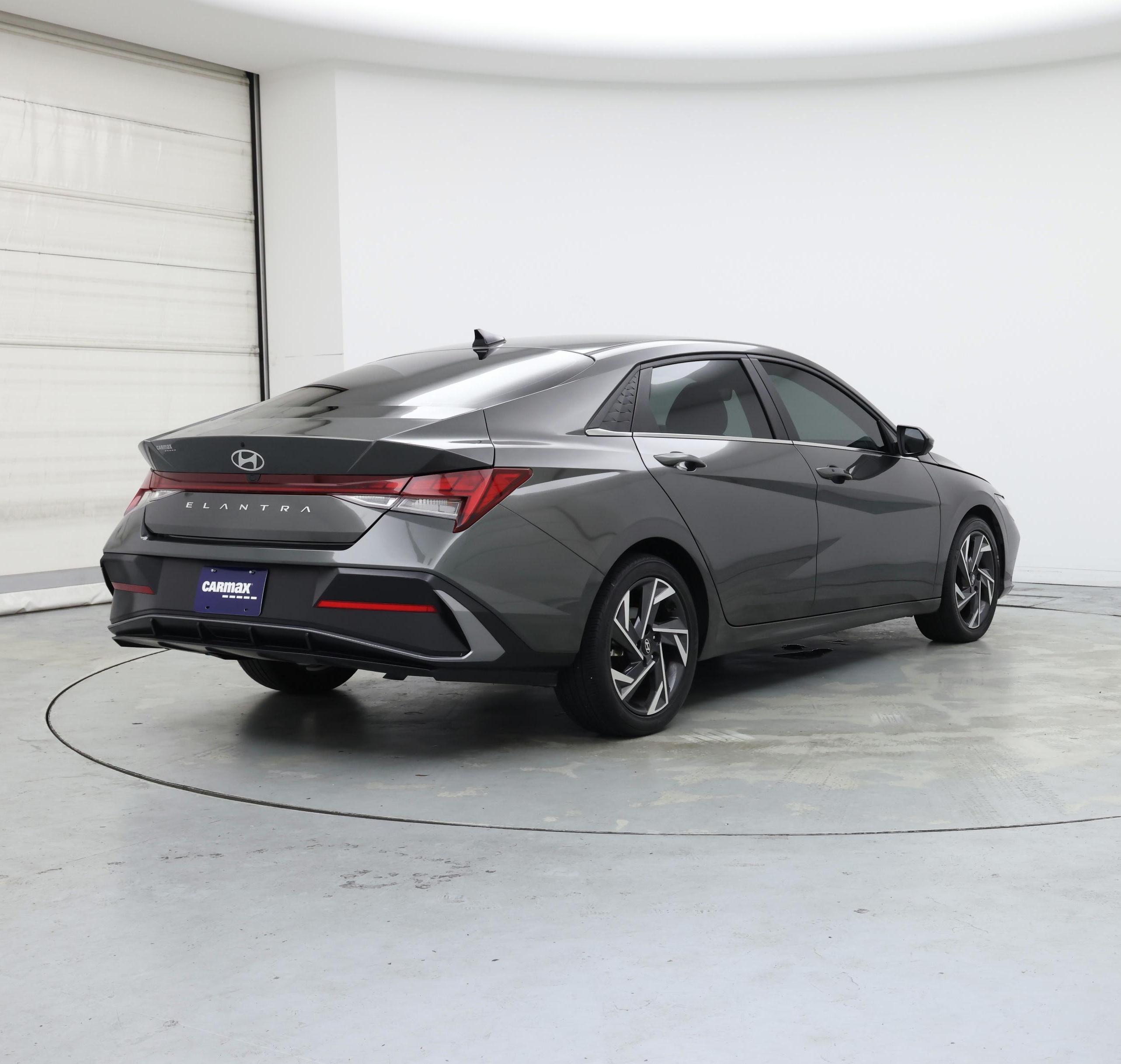 Thumbnail: 2024 Hyundai Elantra - 8