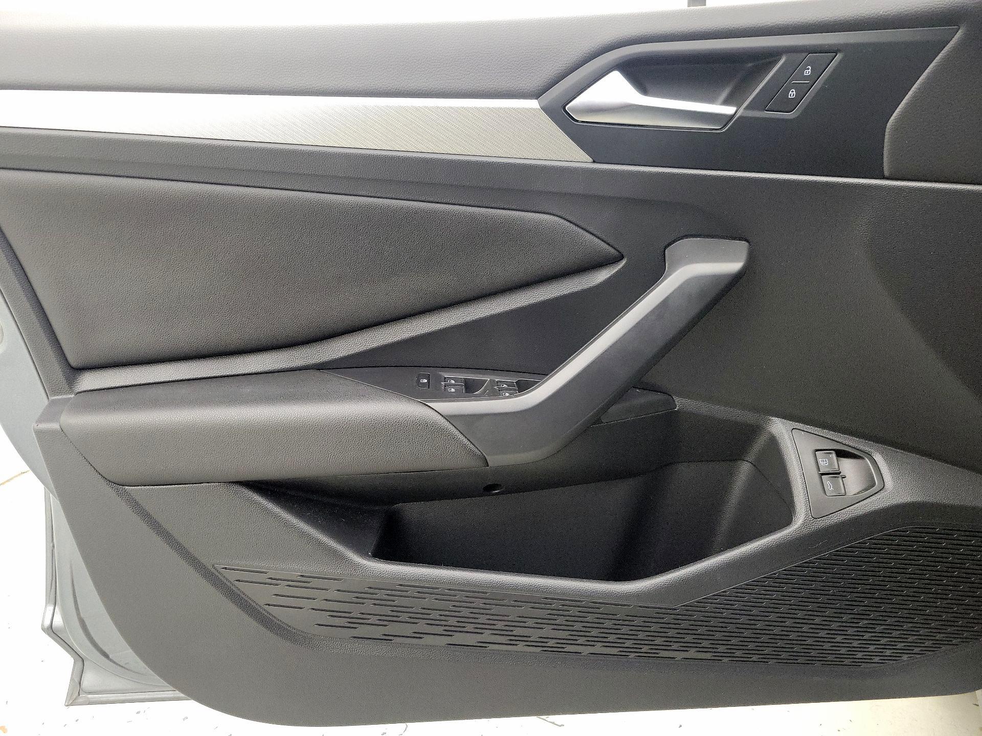 Thumbnail: 2021 Volkswagen Jetta - 12
