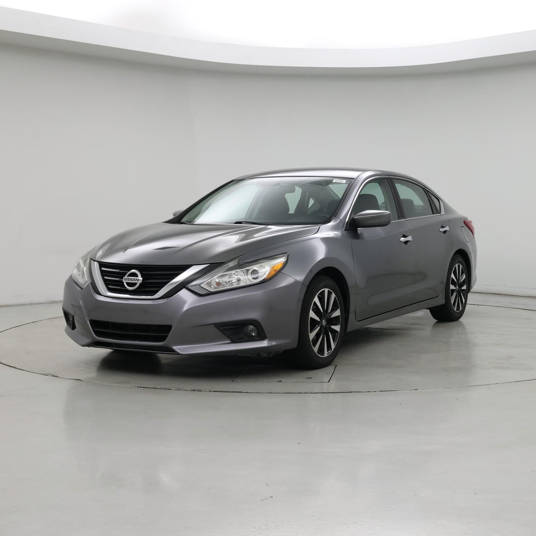 Thumbnail: 2018 Nissan Altima - 4