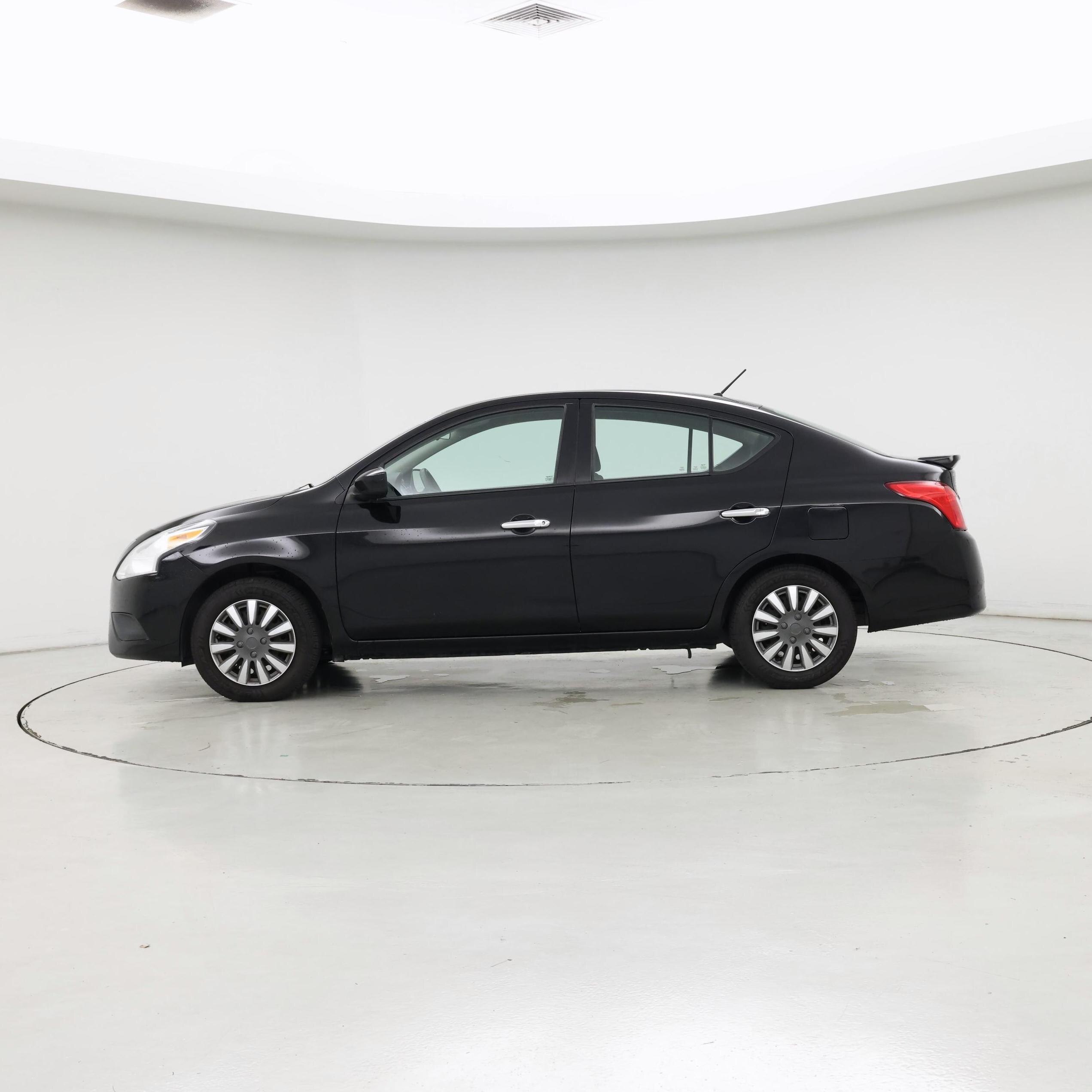 Thumbnail: 2016 Nissan Versa - 3