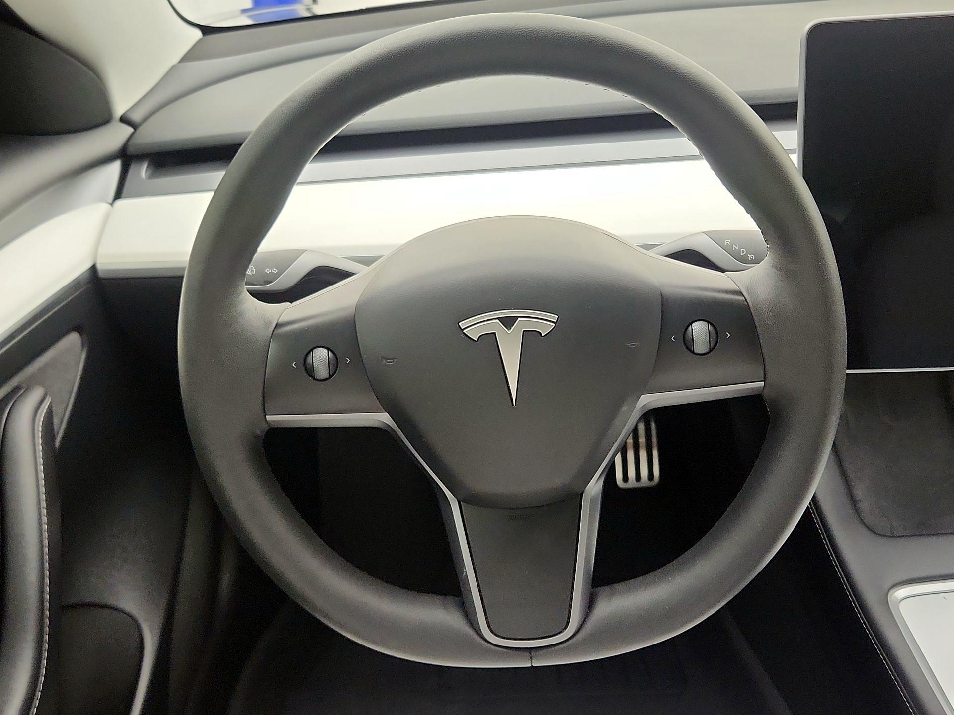 Thumbnail: 2023 Tesla Model 3 - 10