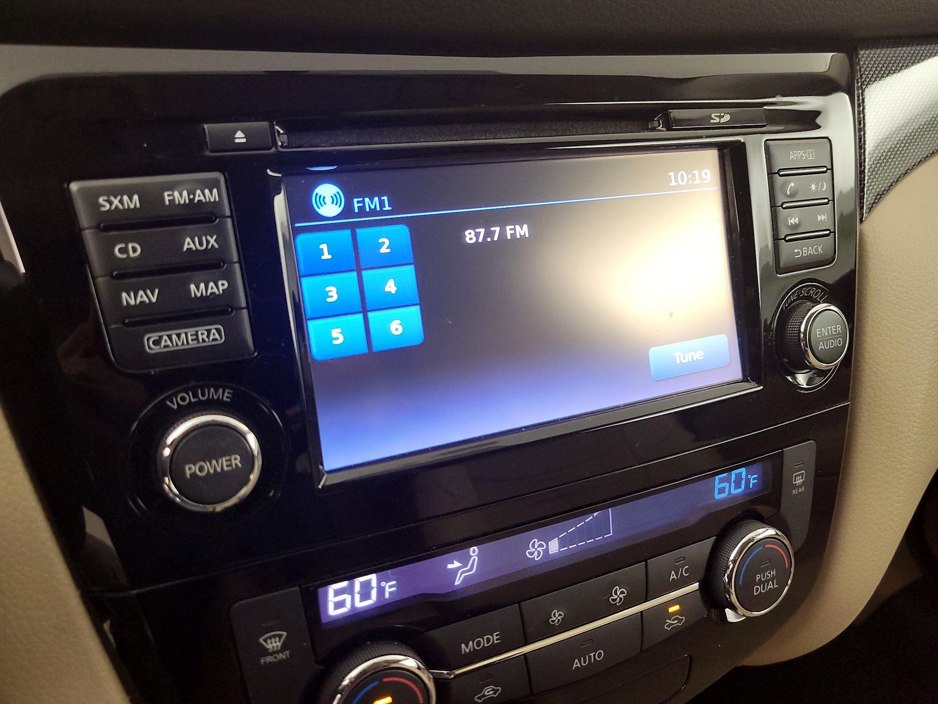 Thumbnail: 2016 Nissan Rogue - 13