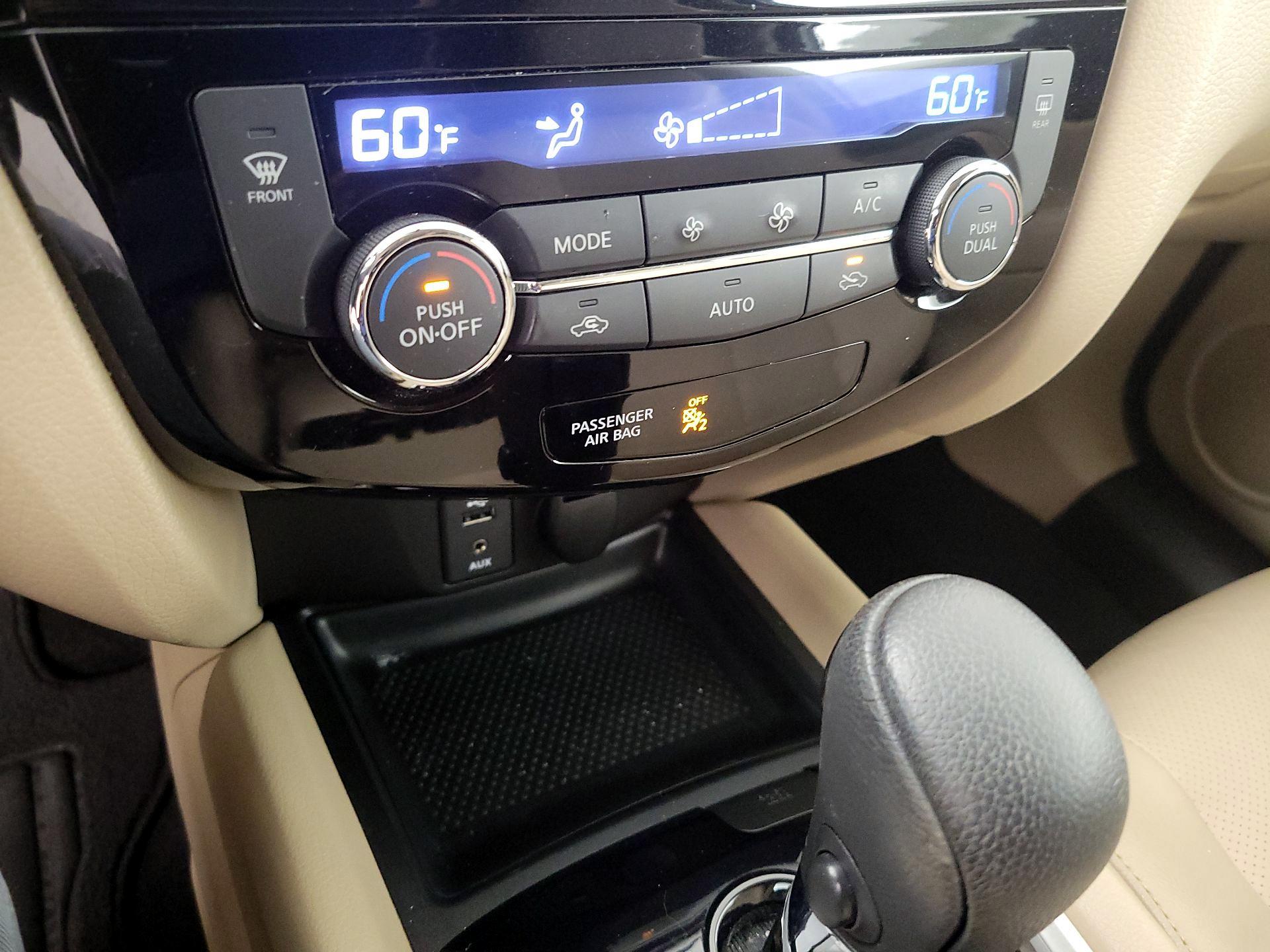 Thumbnail: 2016 Nissan Rogue - 14