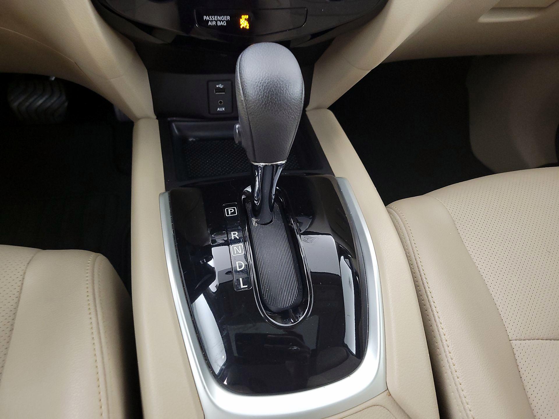 Thumbnail: 2016 Nissan Rogue - 15