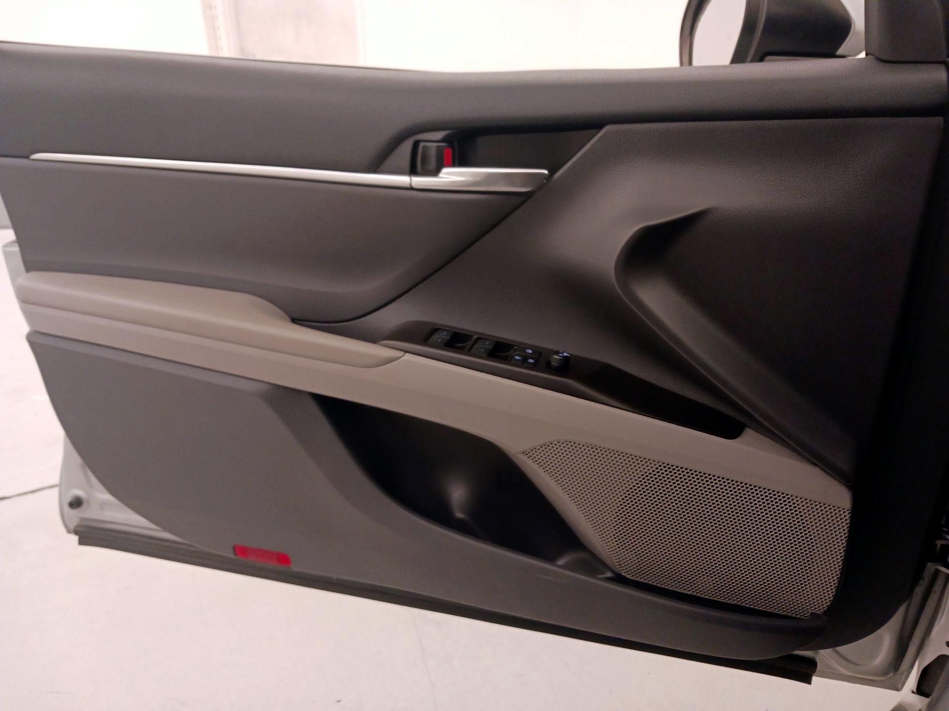 Thumbnail: 2021 Toyota Camry - 12