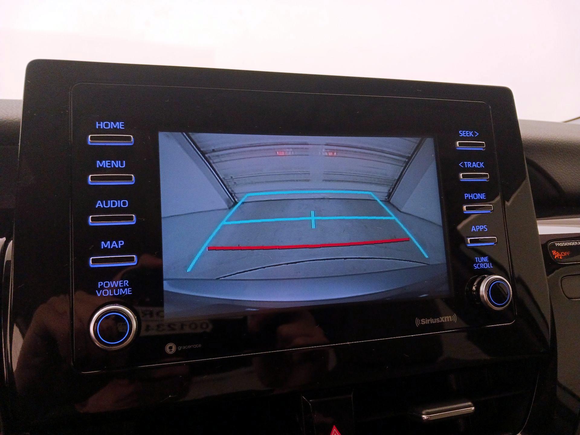 Thumbnail: 2021 Toyota Camry - 14