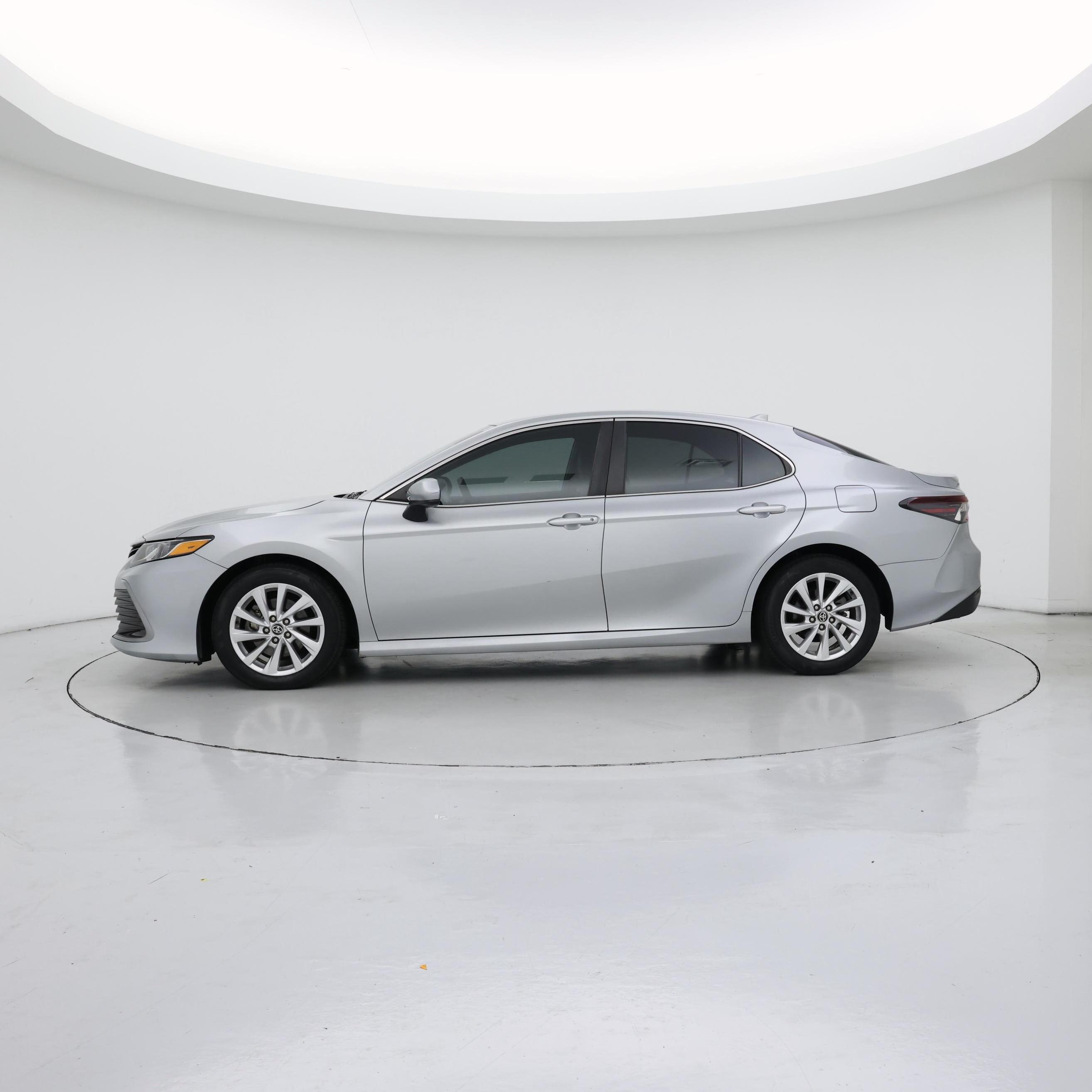 Thumbnail: 2021 Toyota Camry - 3