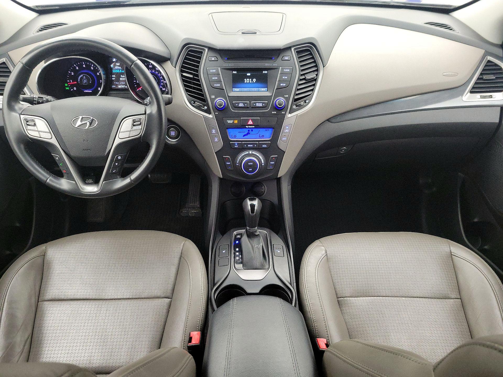 Thumbnail: 2016 Hyundai Santa Fe - 9