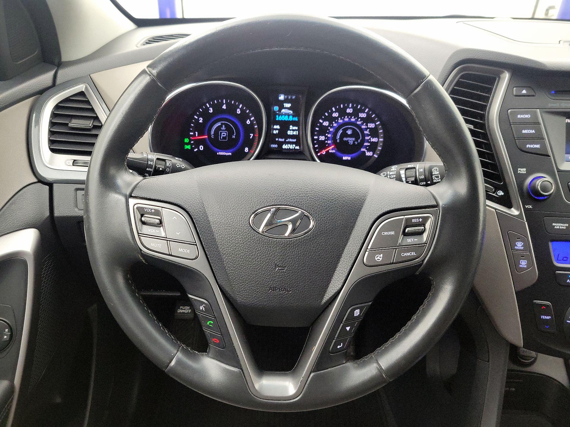 Thumbnail: 2016 Hyundai Santa Fe - 10