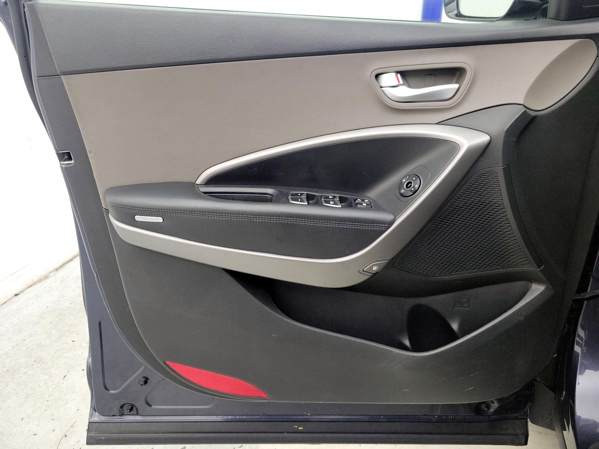 Thumbnail: 2016 Hyundai Santa Fe - 12
