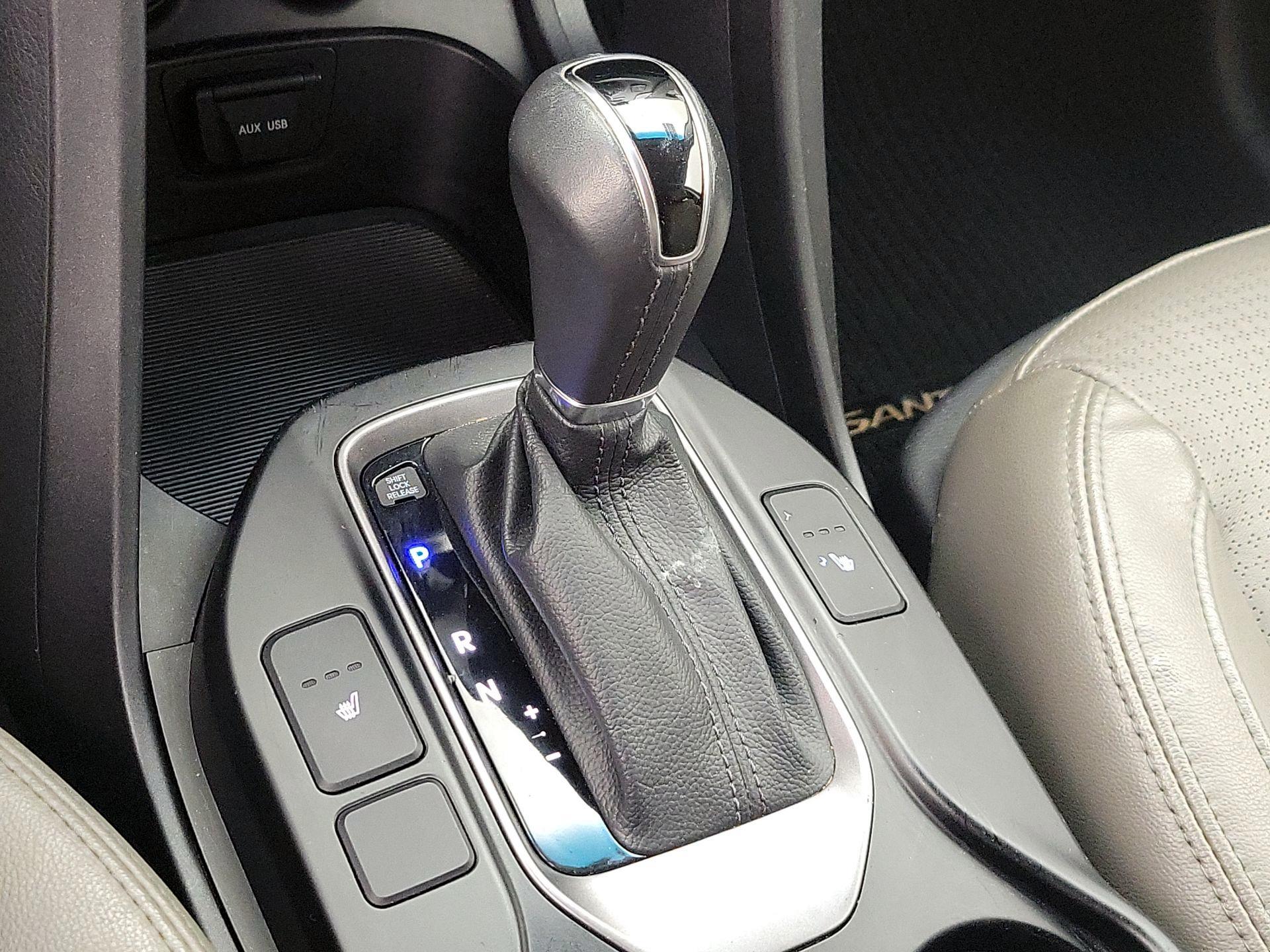 Thumbnail: 2016 Hyundai Santa Fe - 17