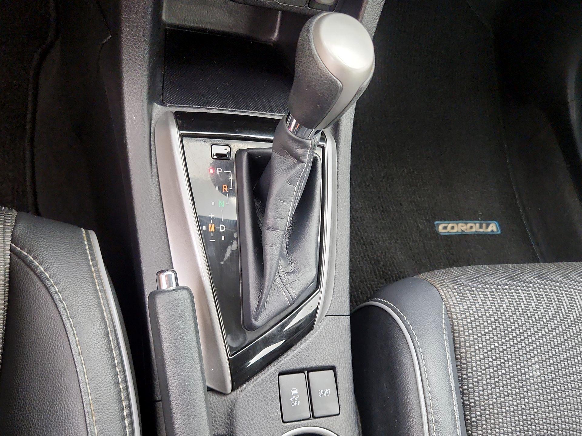 Thumbnail: 2015 Toyota Corolla - 17