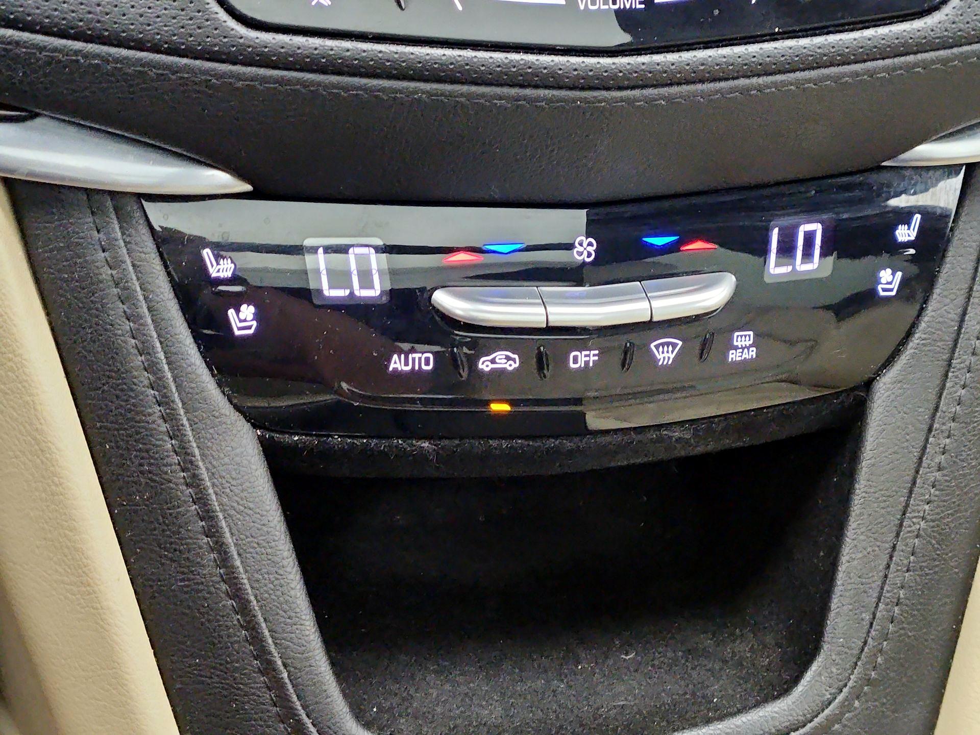 Thumbnail: 2018 Cadillac XT5 - 17
