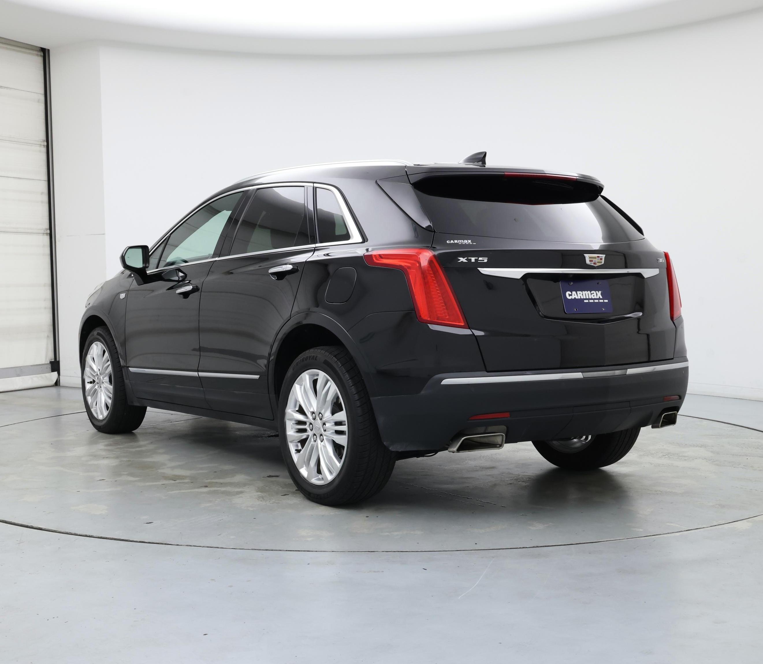 Thumbnail: 2018 Cadillac XT5 - 2